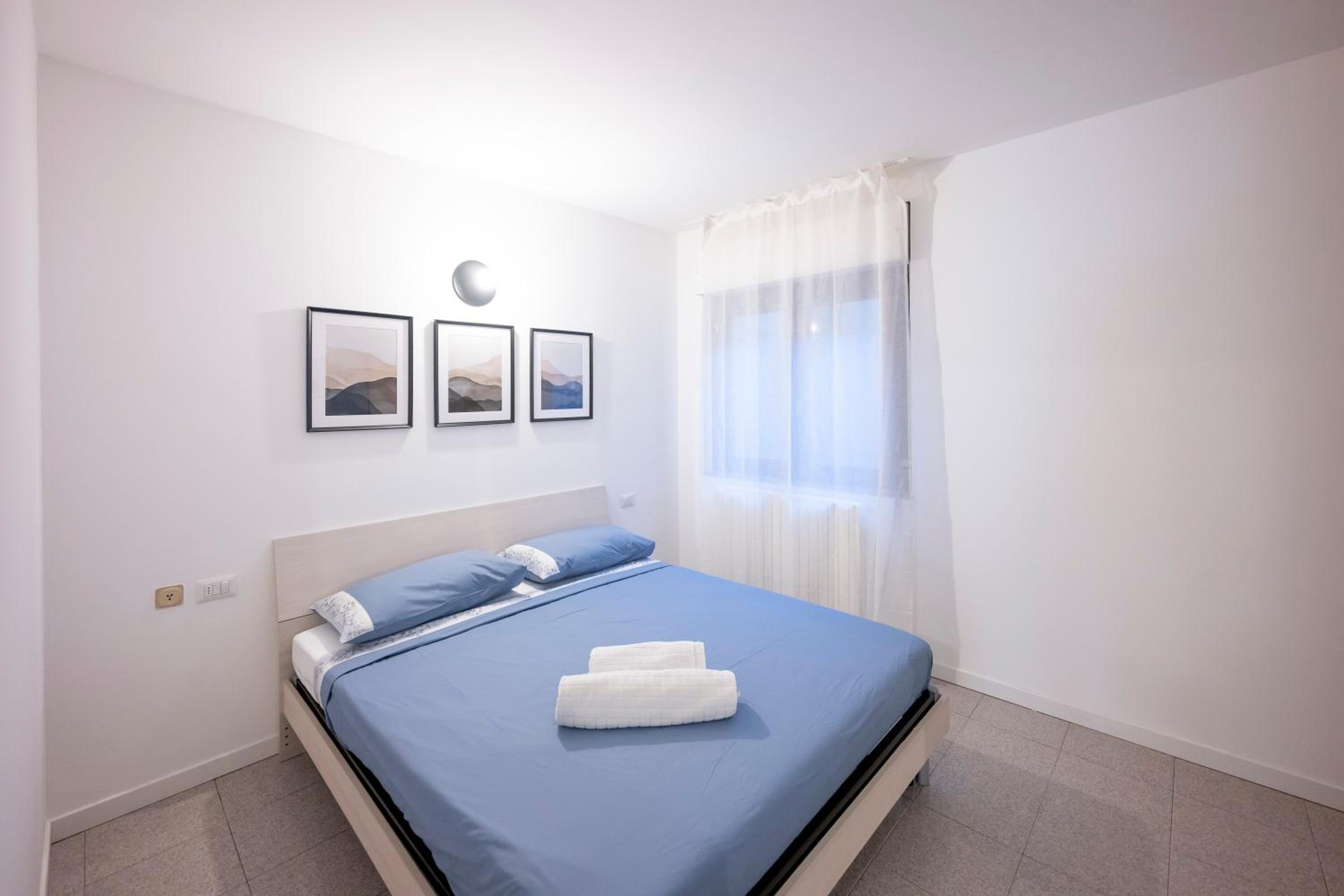 One-Bedroom Apartment photo 2