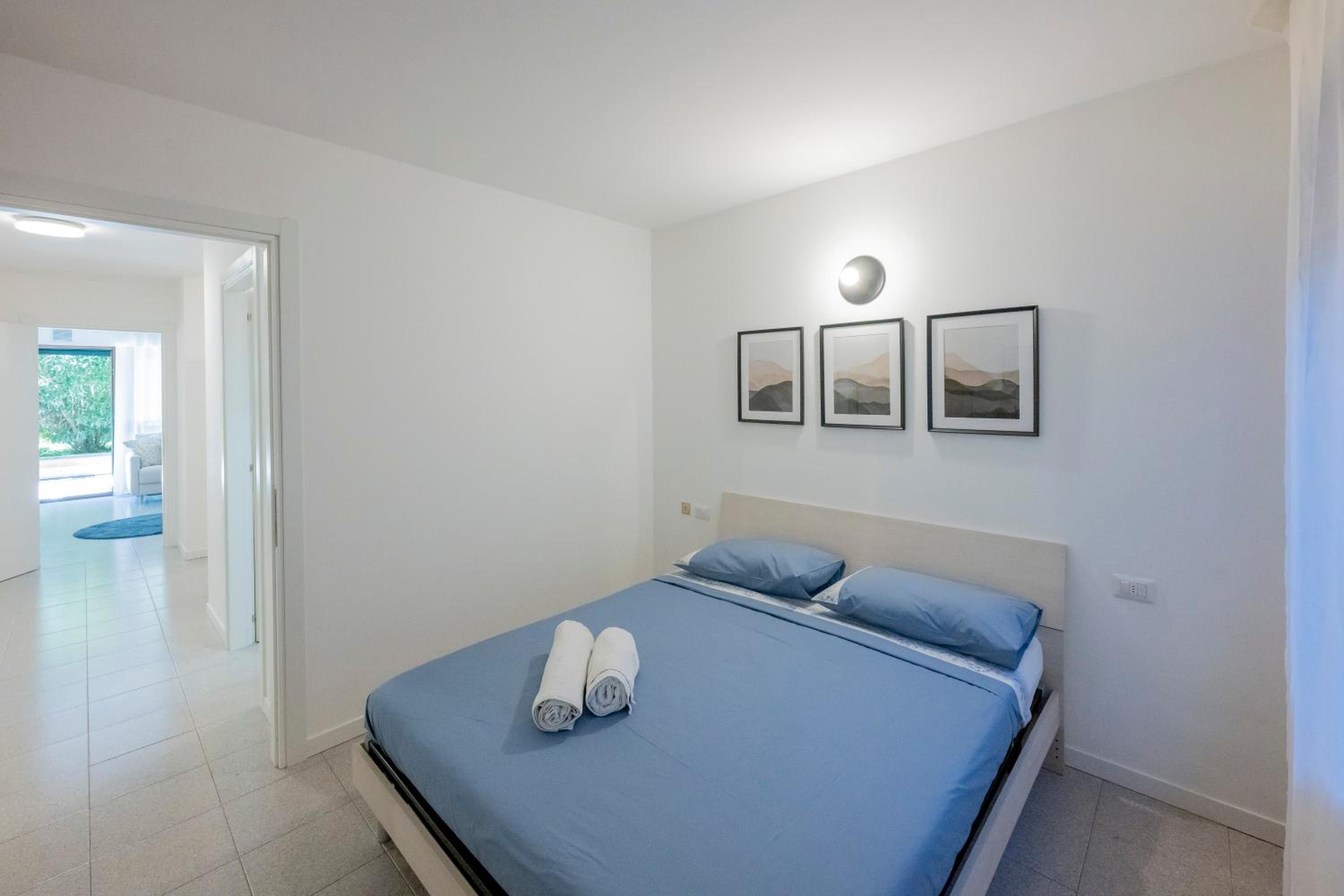 One-Bedroom Apartment photo 3