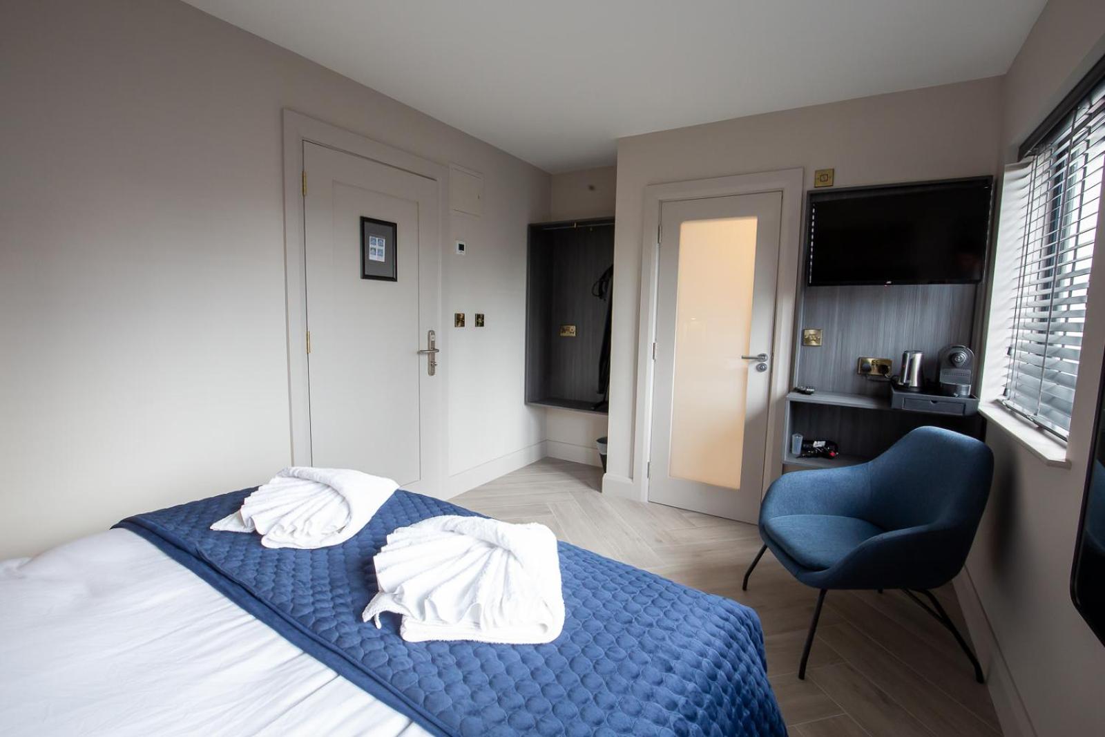 Standard Double Room - Photo 4