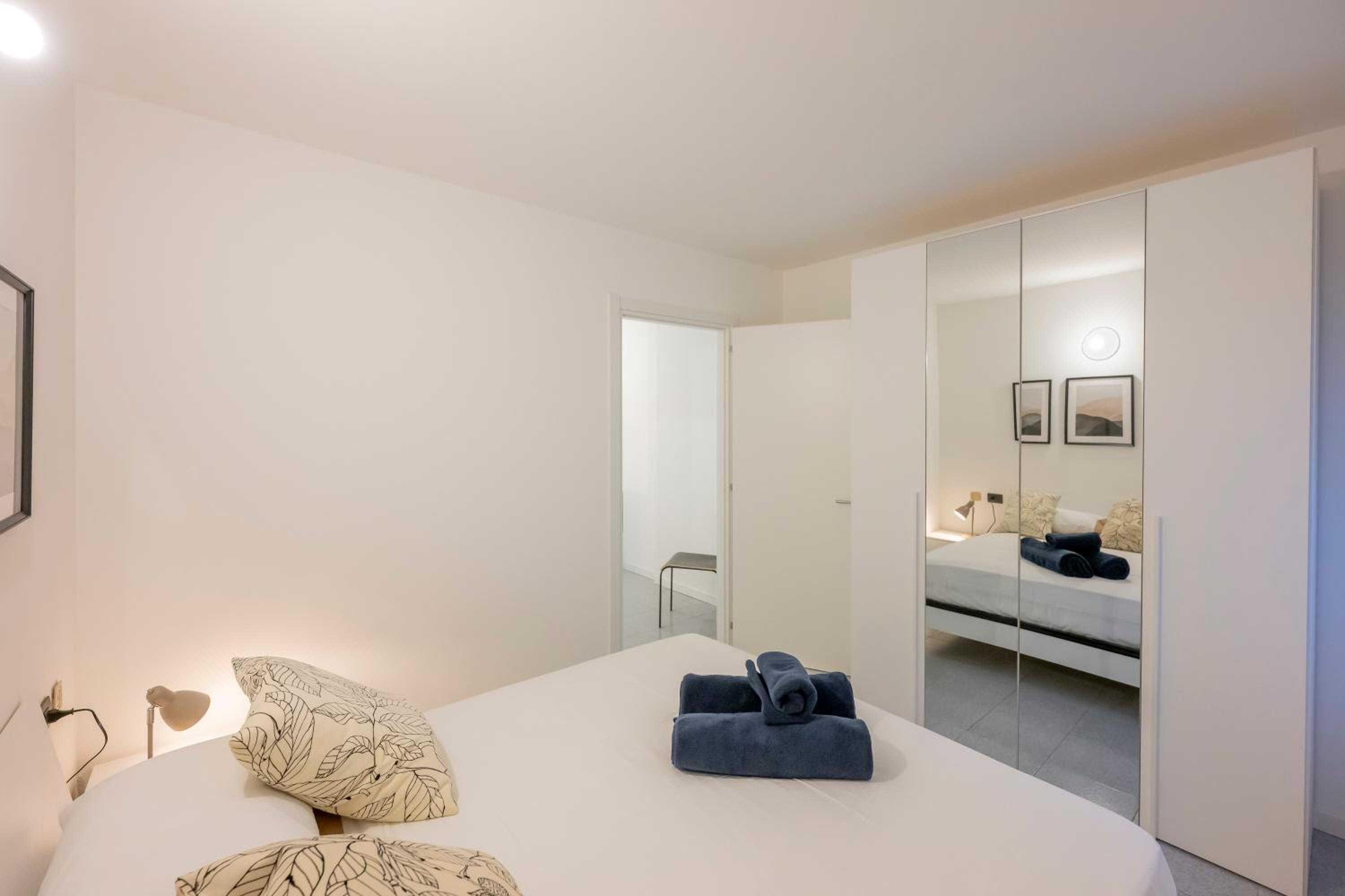 One-Bedroom Apartment photo 3