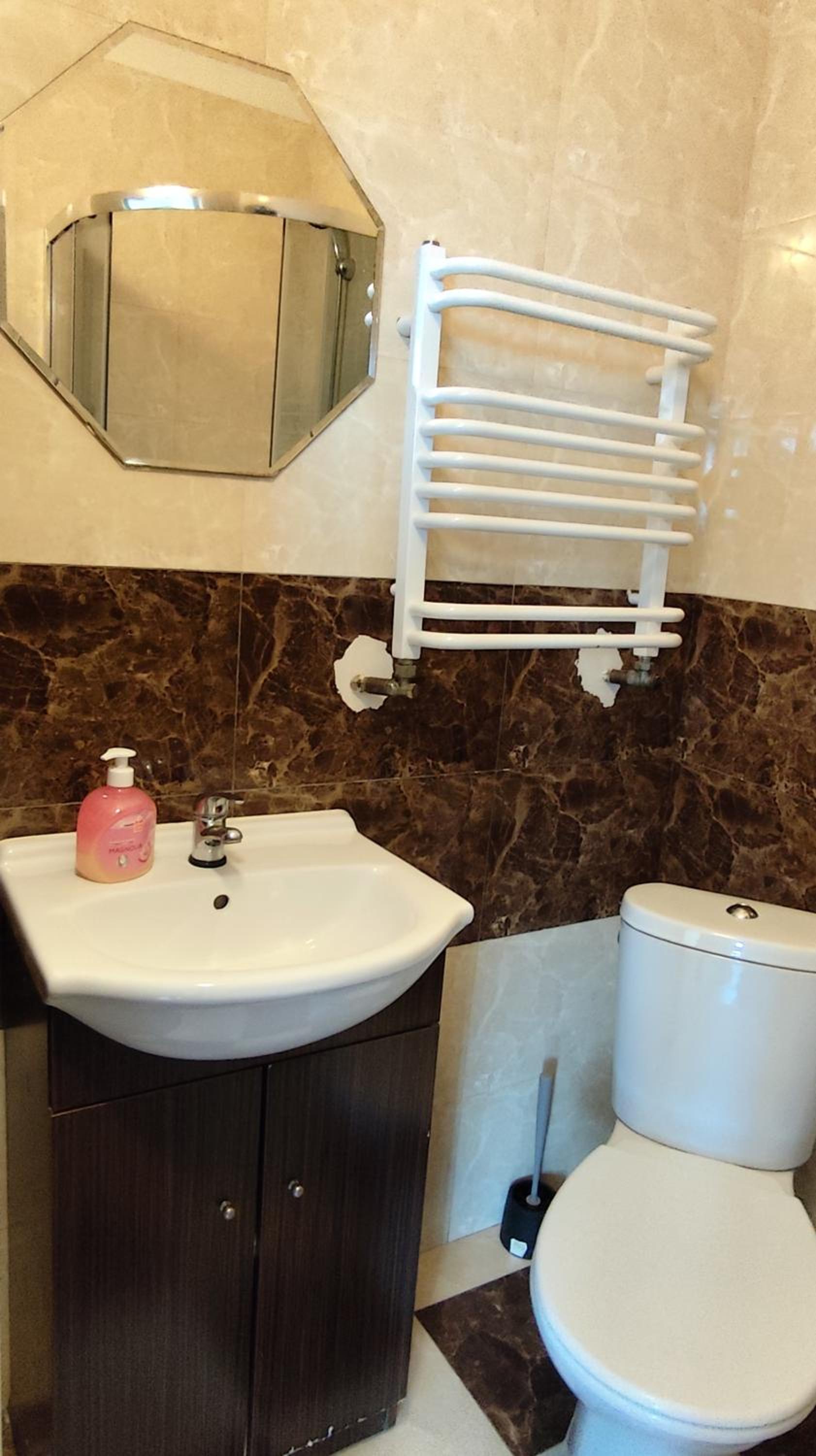 Standard Twin Room - Photo 2