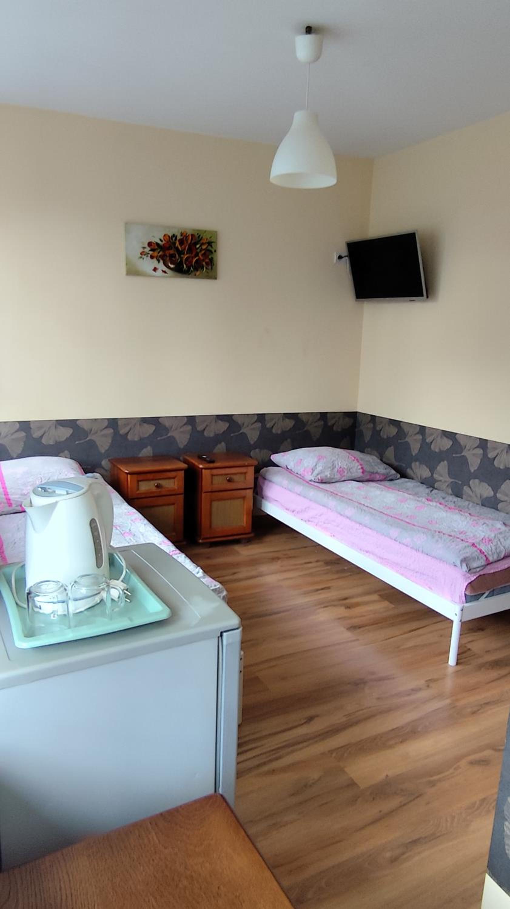 Standard Twin Room - Photo 6