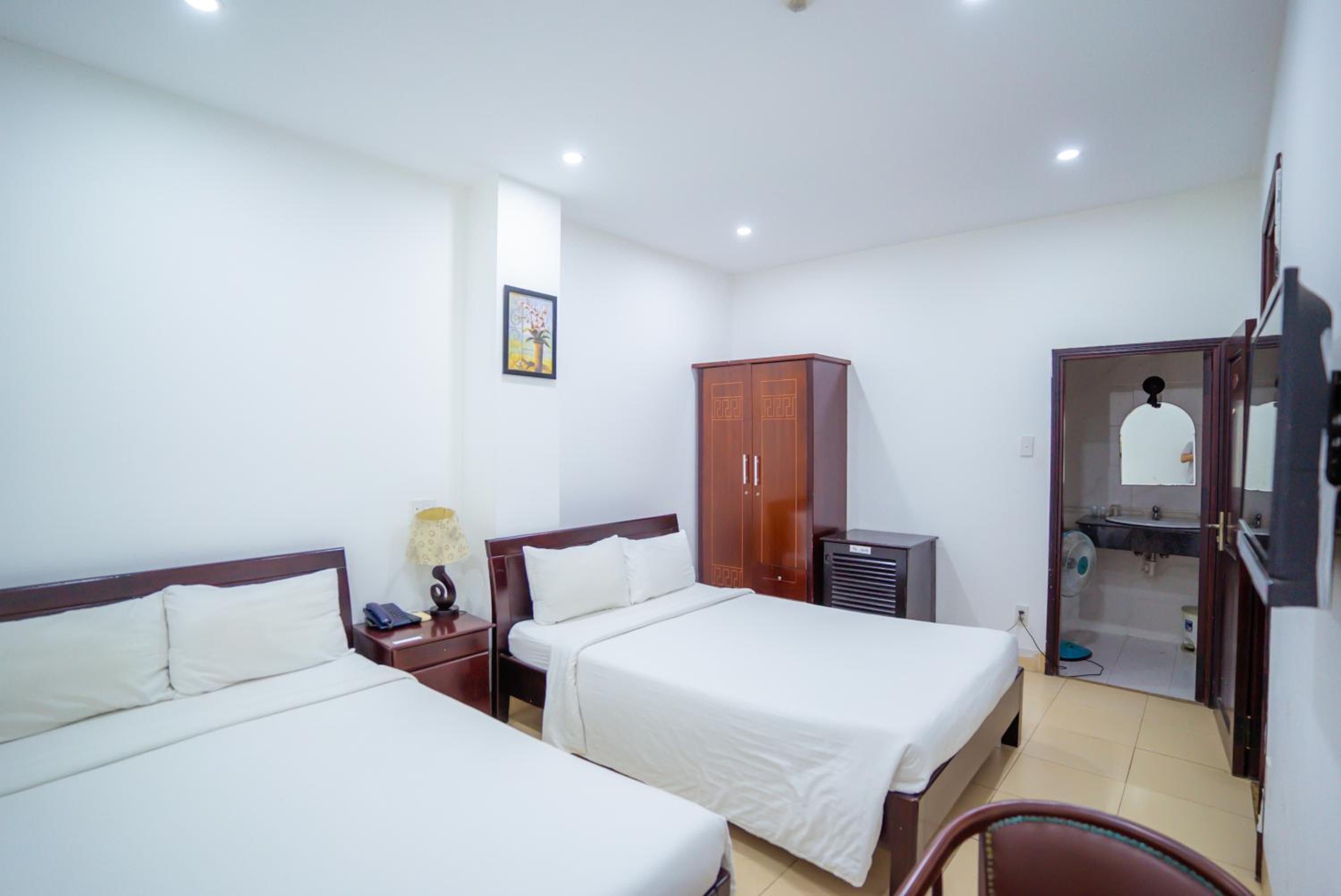 Budget Triple Room - Photo 3