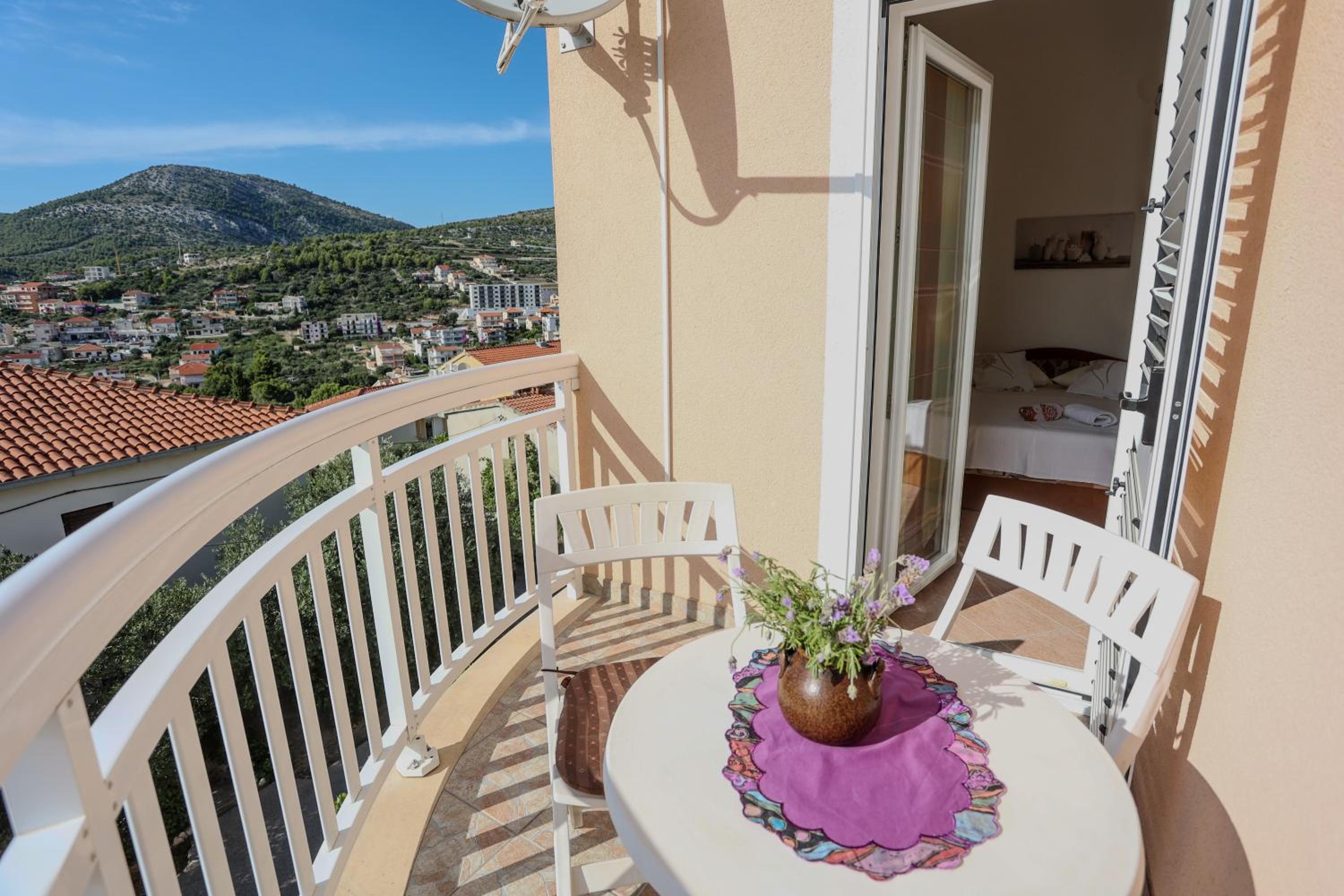 Two-Bedroom Apartment with Balcony and Terrace photo 2