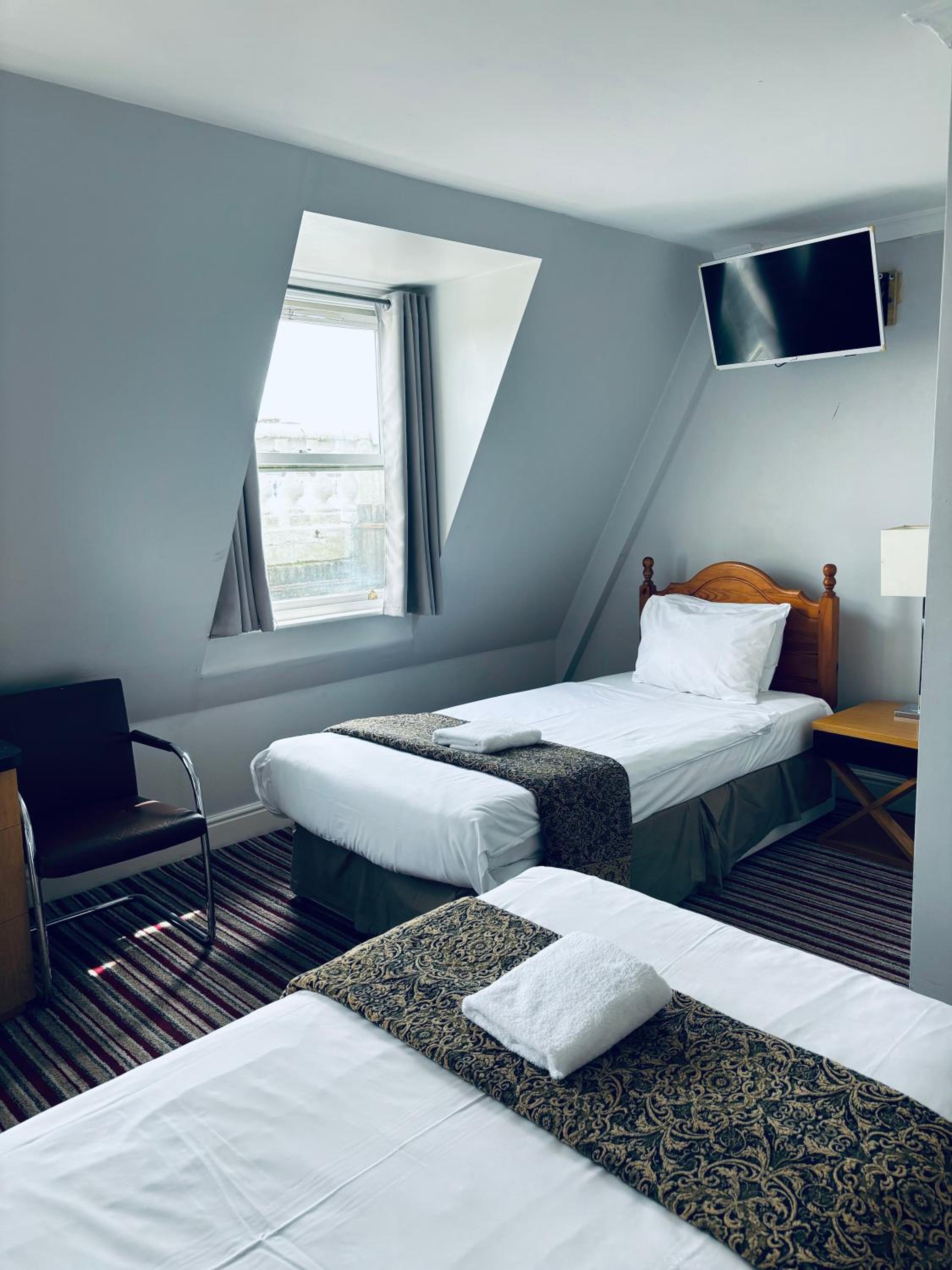 Standard Twin Room photo 3