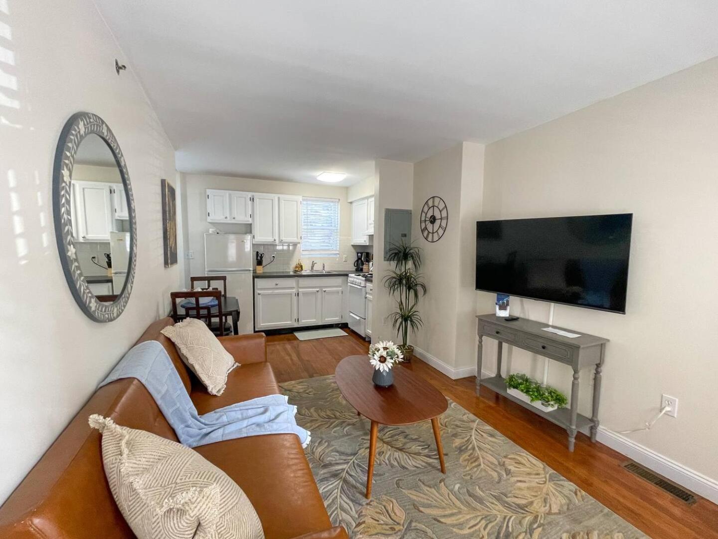 Two-Bedroom Apartment photo 2