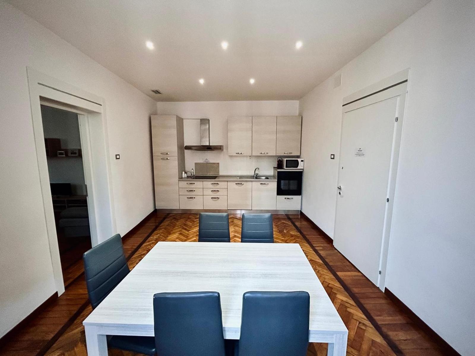 One-Bedroom Deluxe Apartment
