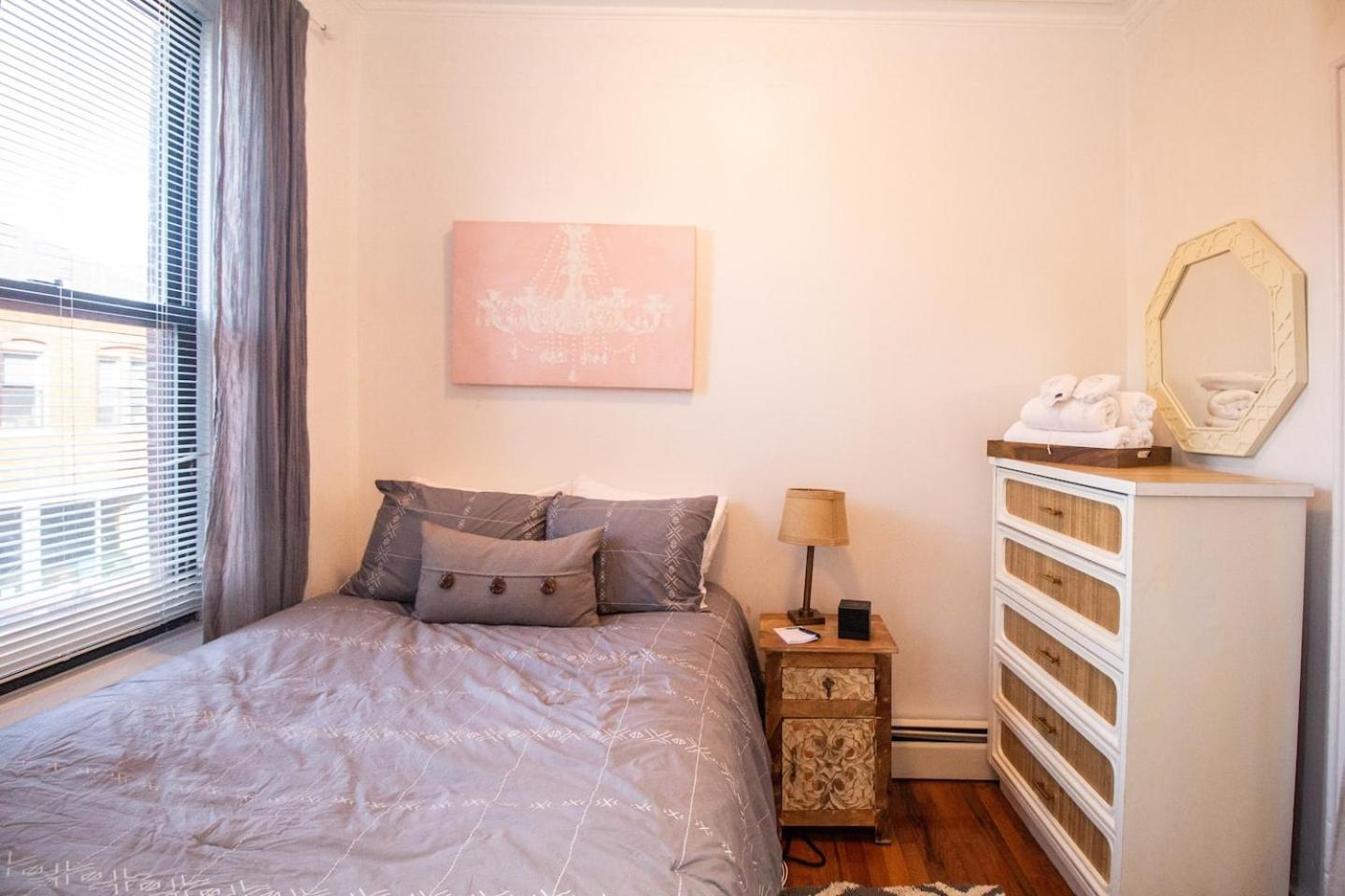One-Bedroom Apartment photo 3