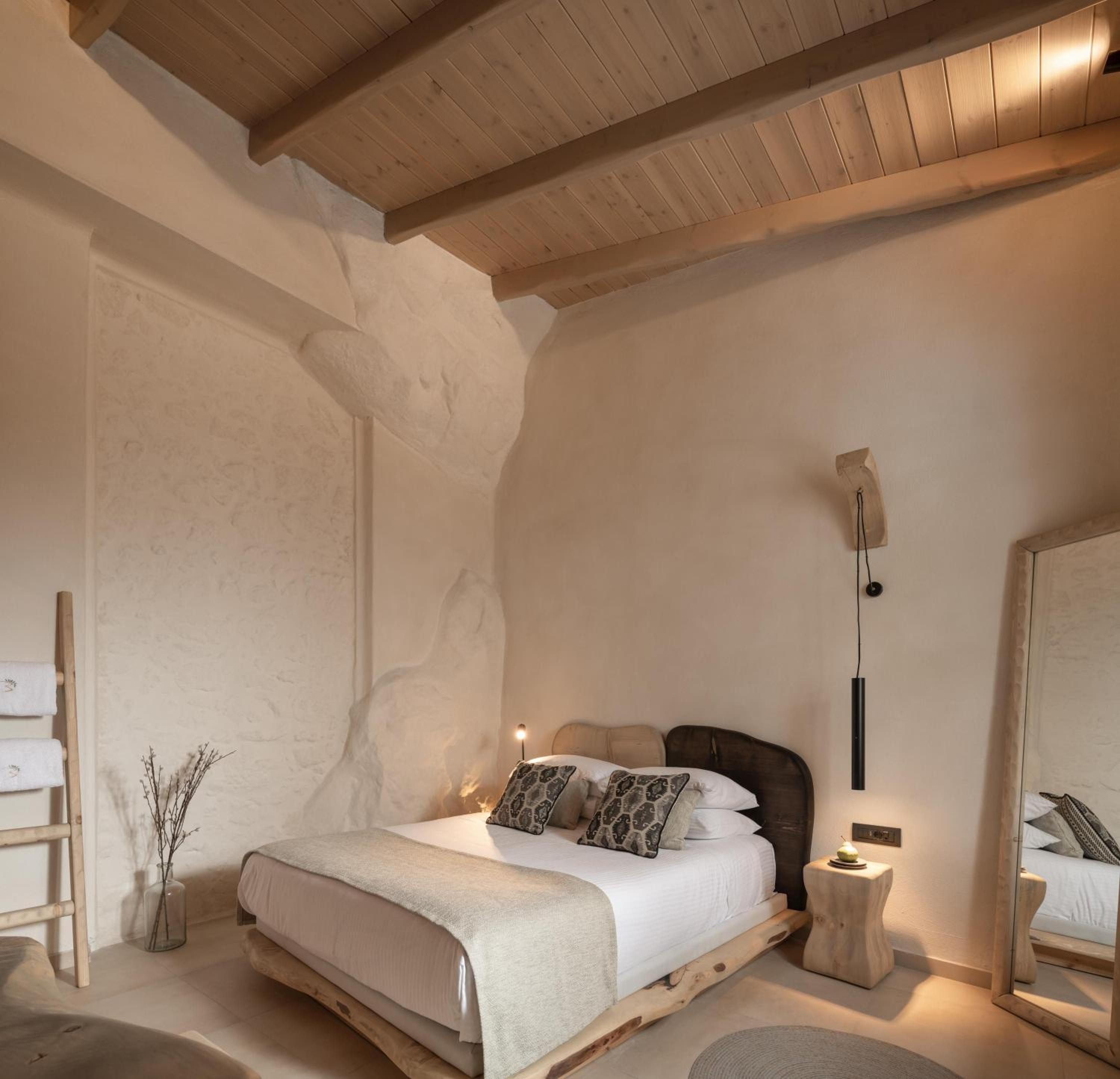 Deluxe Suite - Photo 1