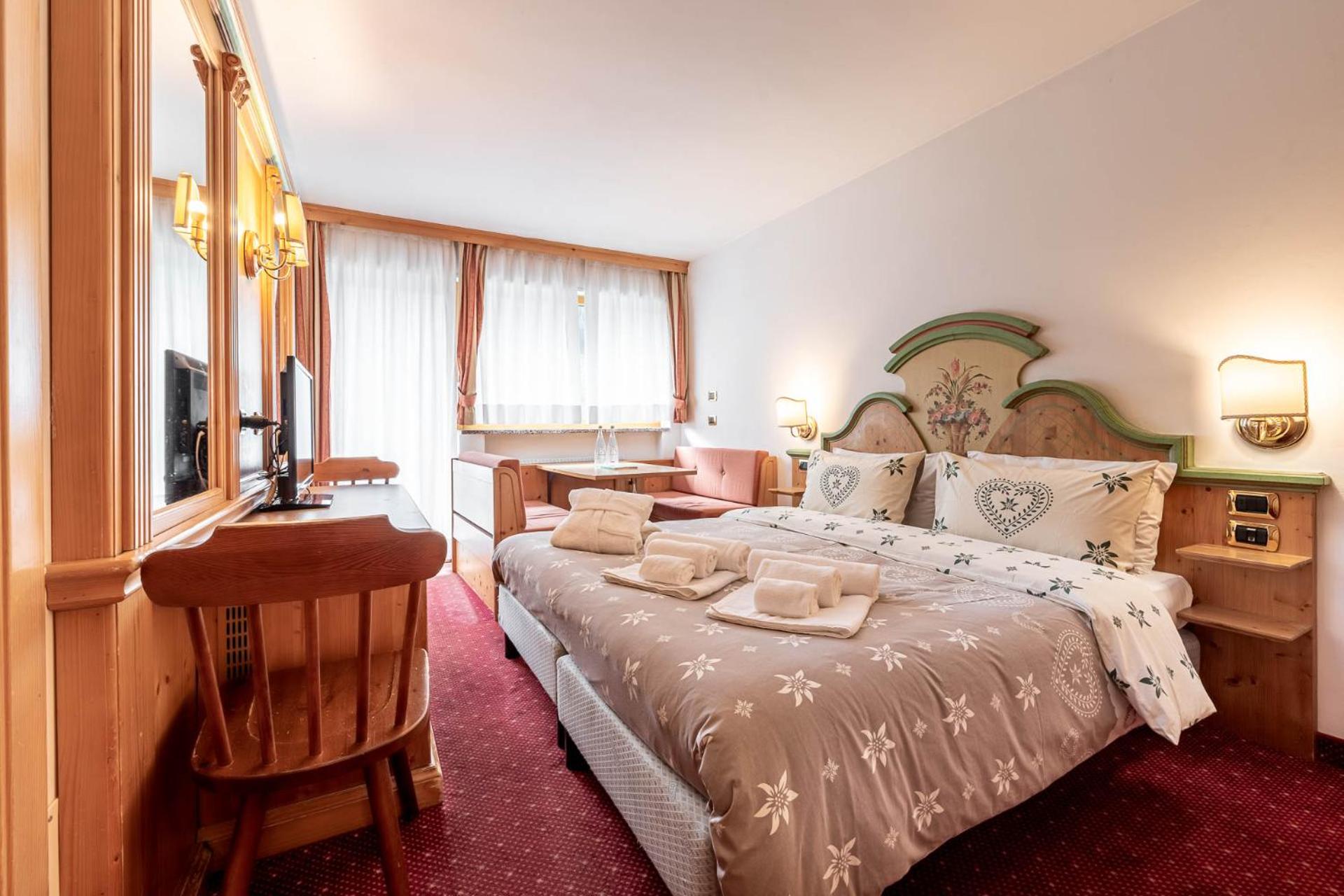 Standard Double or Twin Room - Photo 3