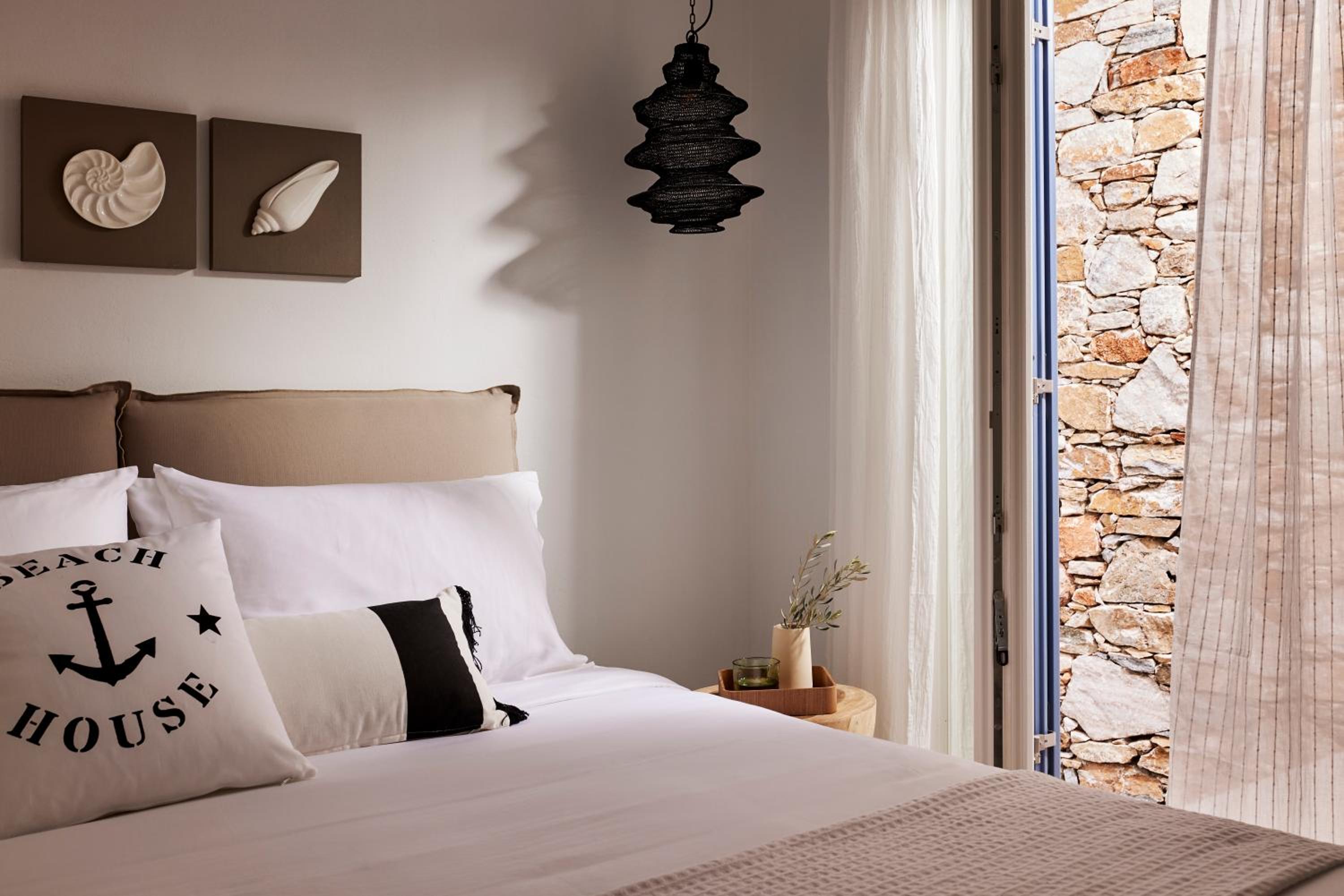 Deluxe Triple Room with Sea View photo 3
