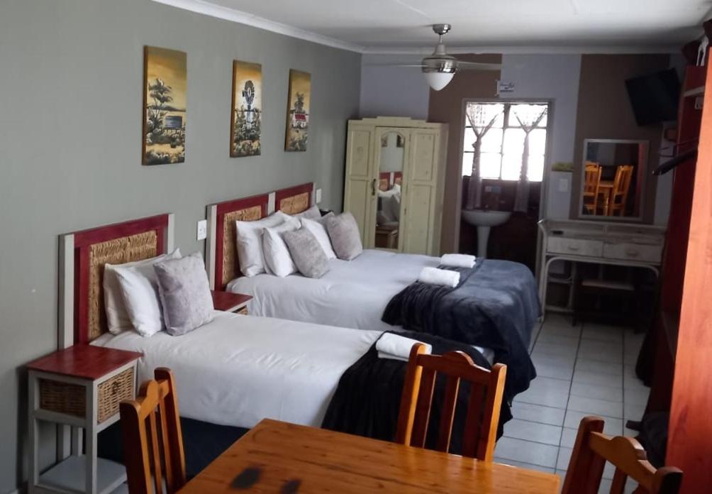 Large Double or Twin Room photo 3