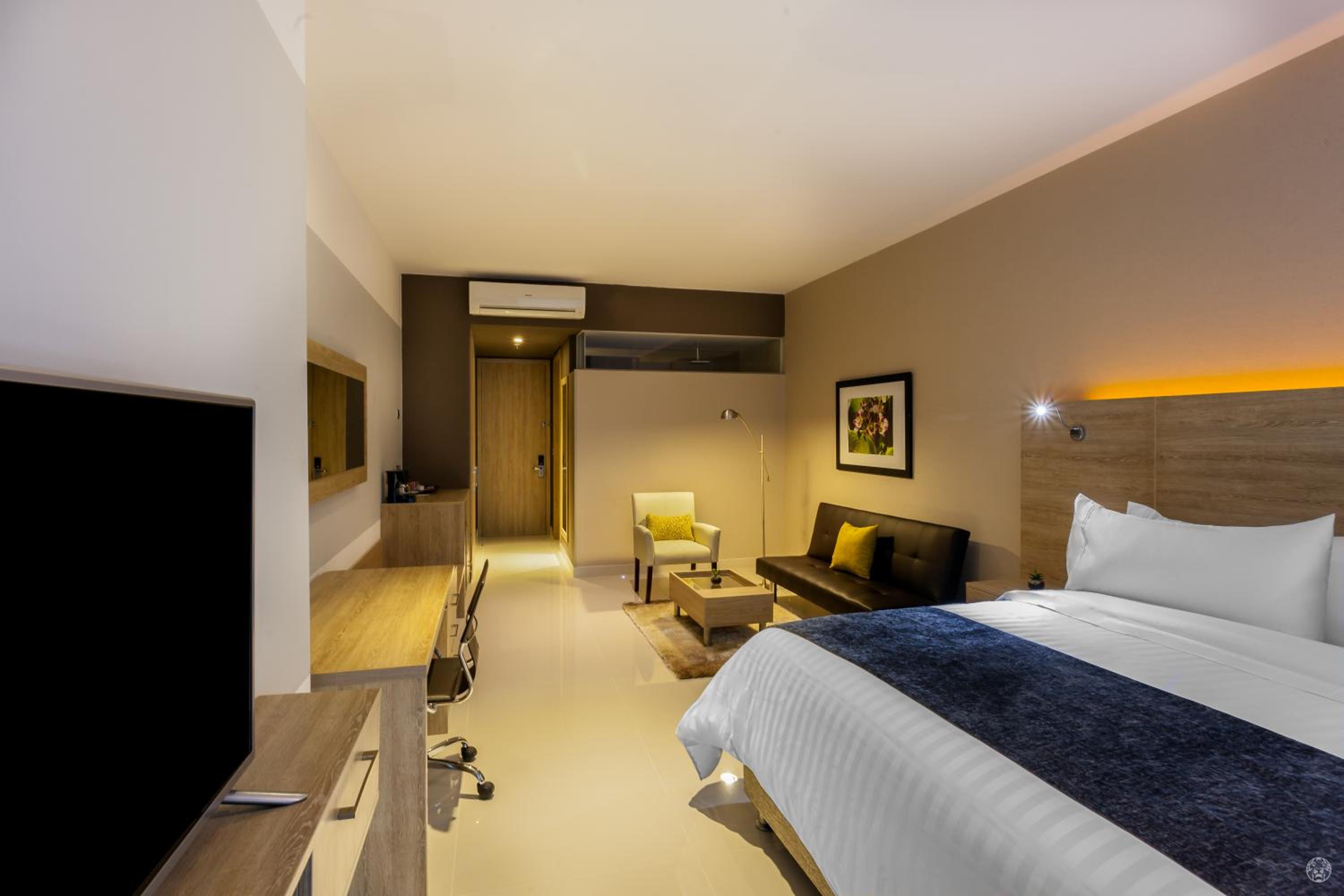 Deluxe King Room