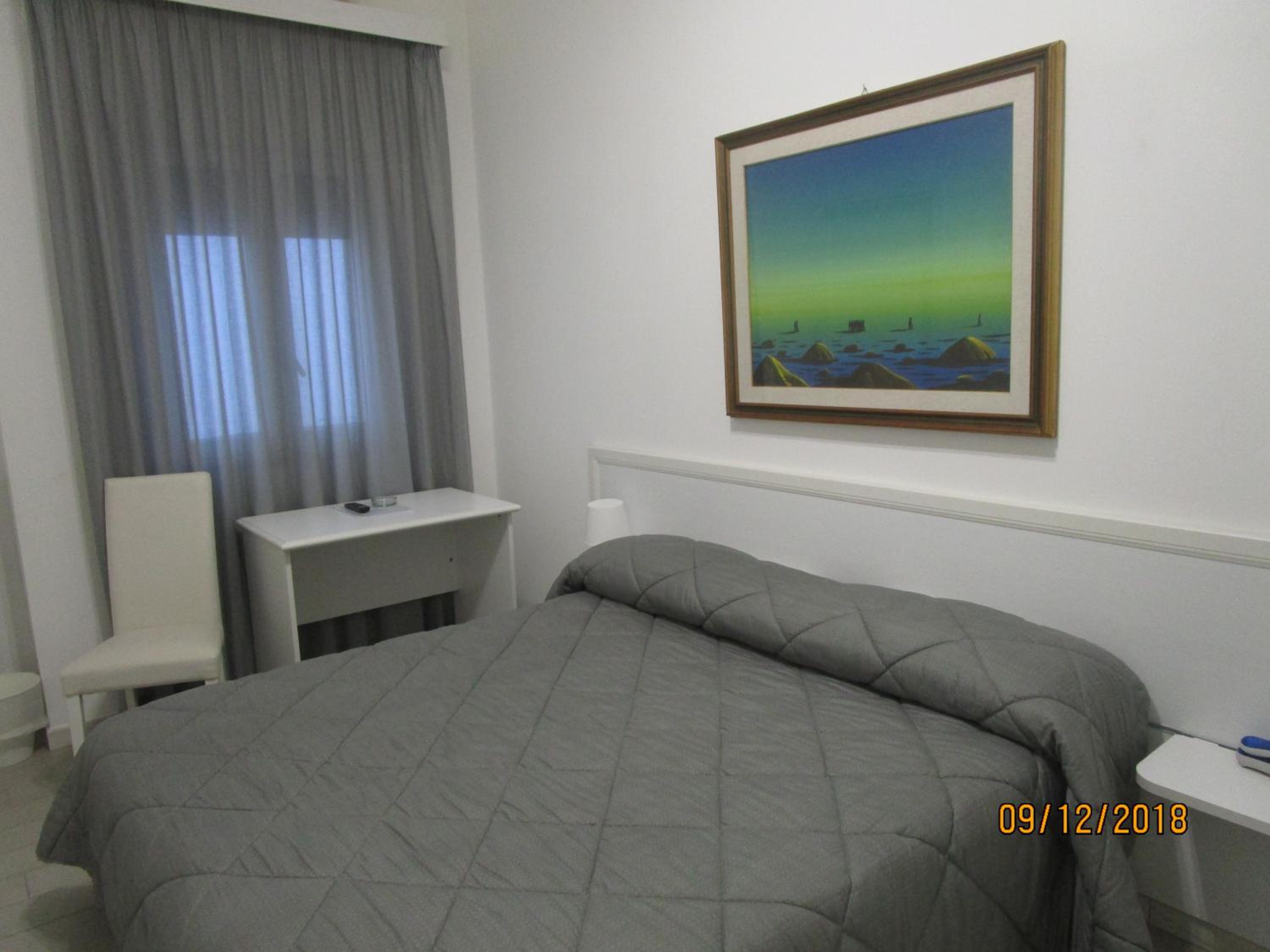 Double Room - Photo 8