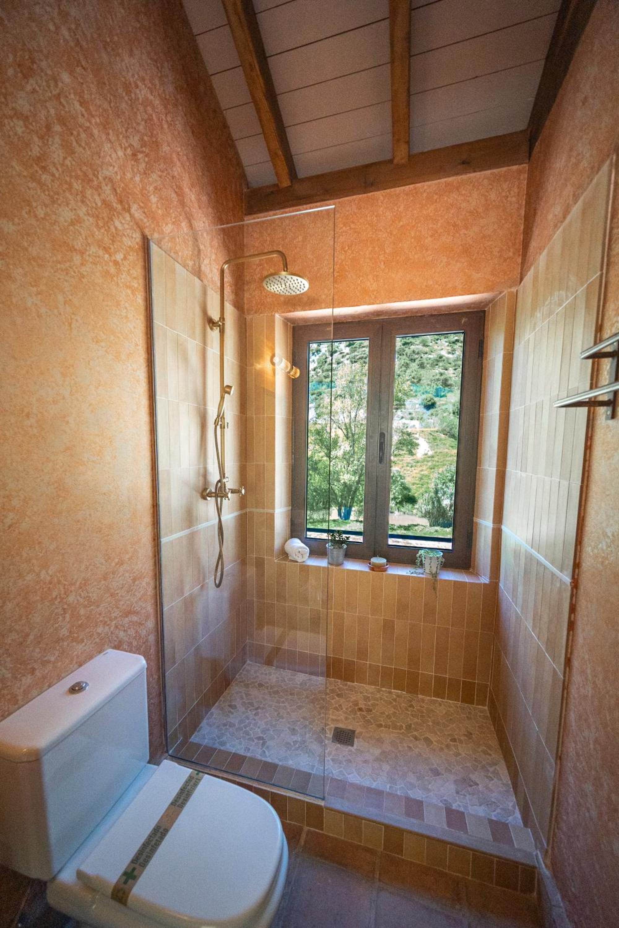 Standard Twin Room - Photo 3