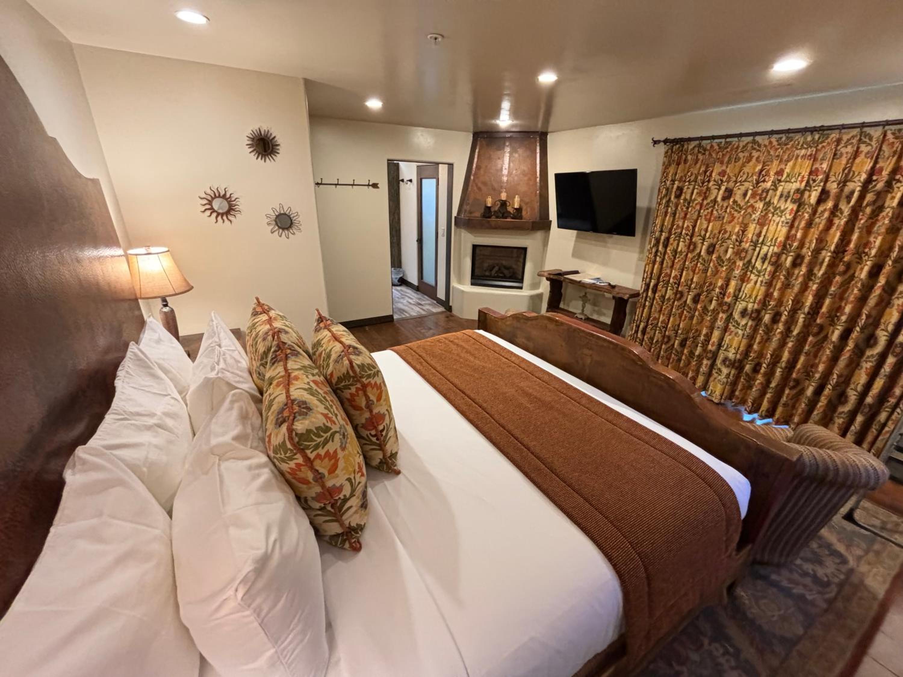 Copper Canyon - Superior King Room - Photo 13