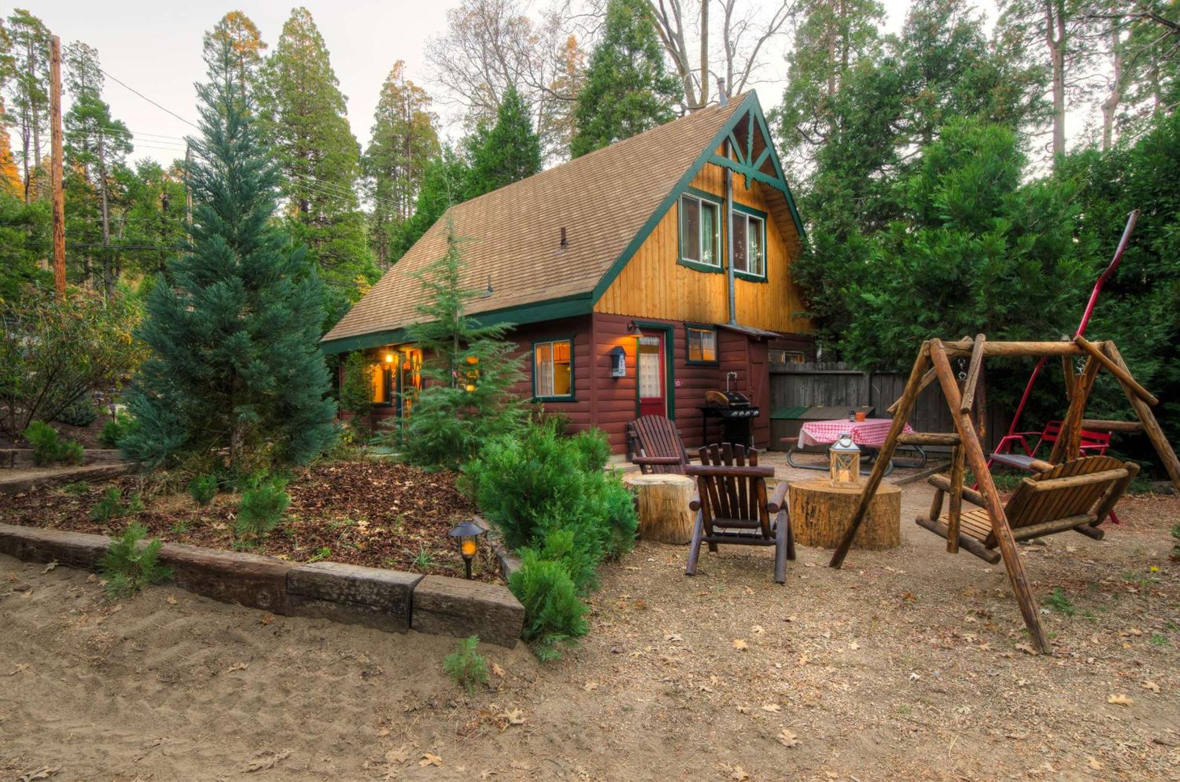 Three-Bedroom House photo 2
