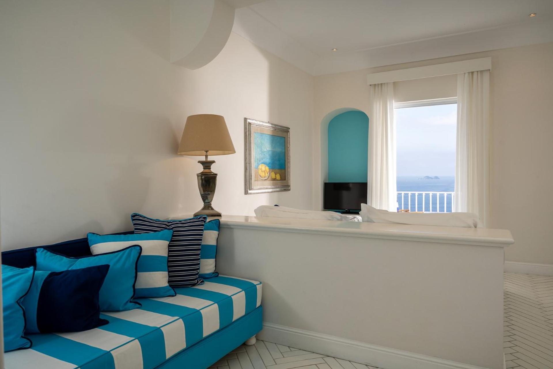 Junior Suite with Balcony - Photo 1