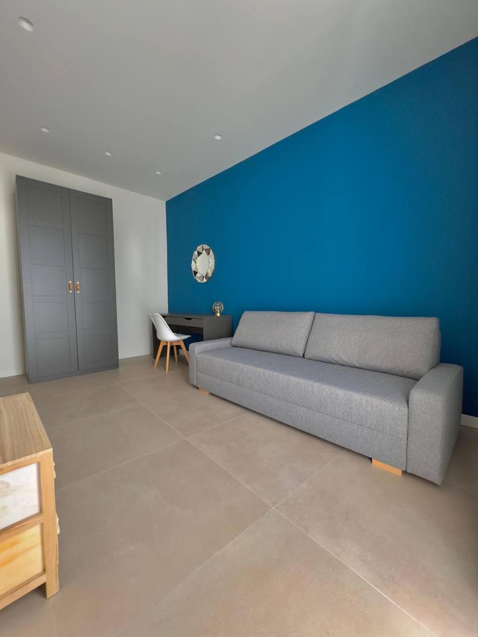 Two-Bedroom House photo 3