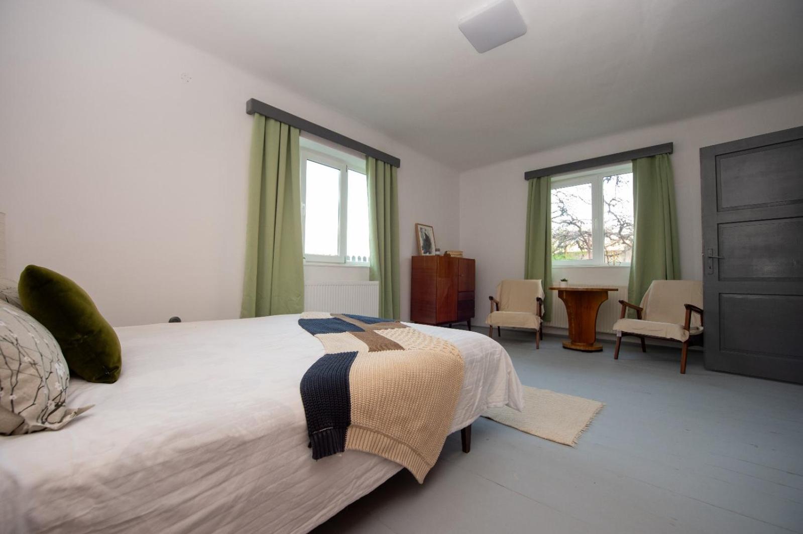 One-Bedroom House photo 1