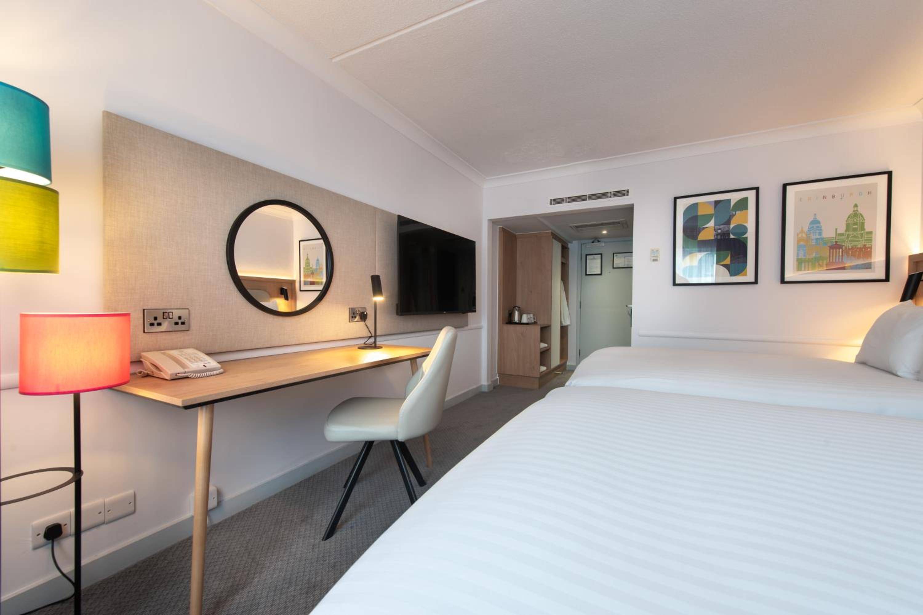 Standard Double Room with Two Double Beds thumbnail 6