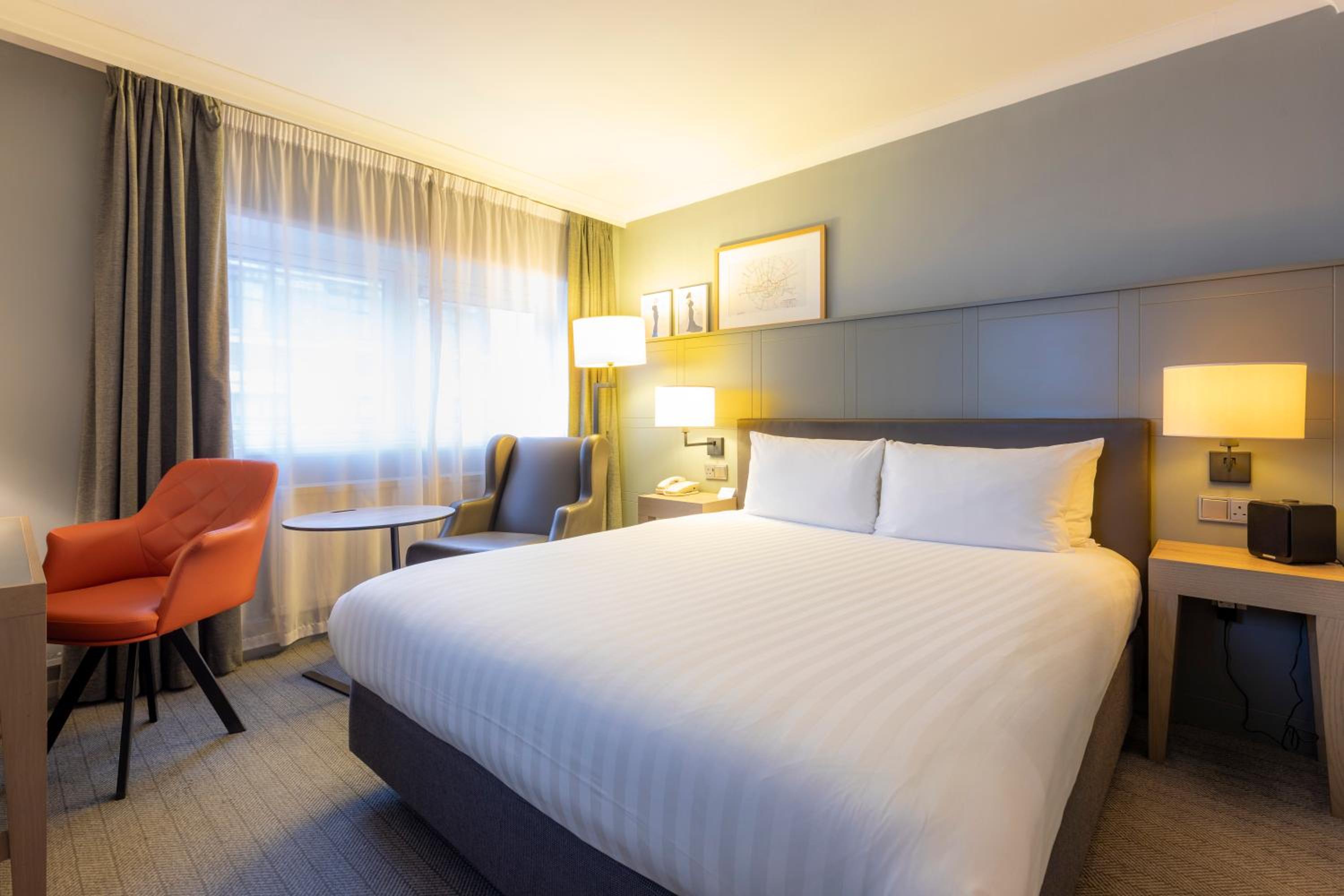 Premium Double Room thumbnail 5