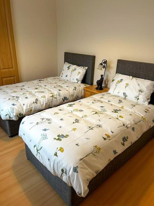 Three-Bedroom House photo 2