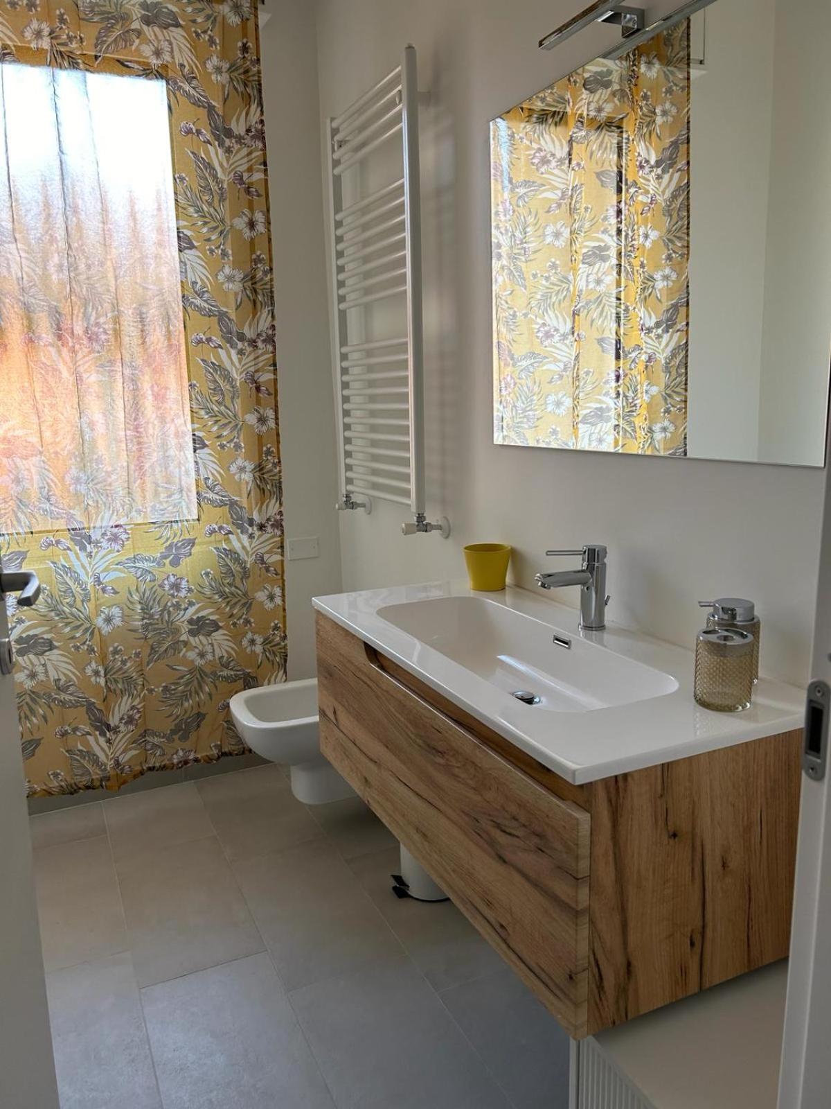 Deluxe Queen Suite photo 2