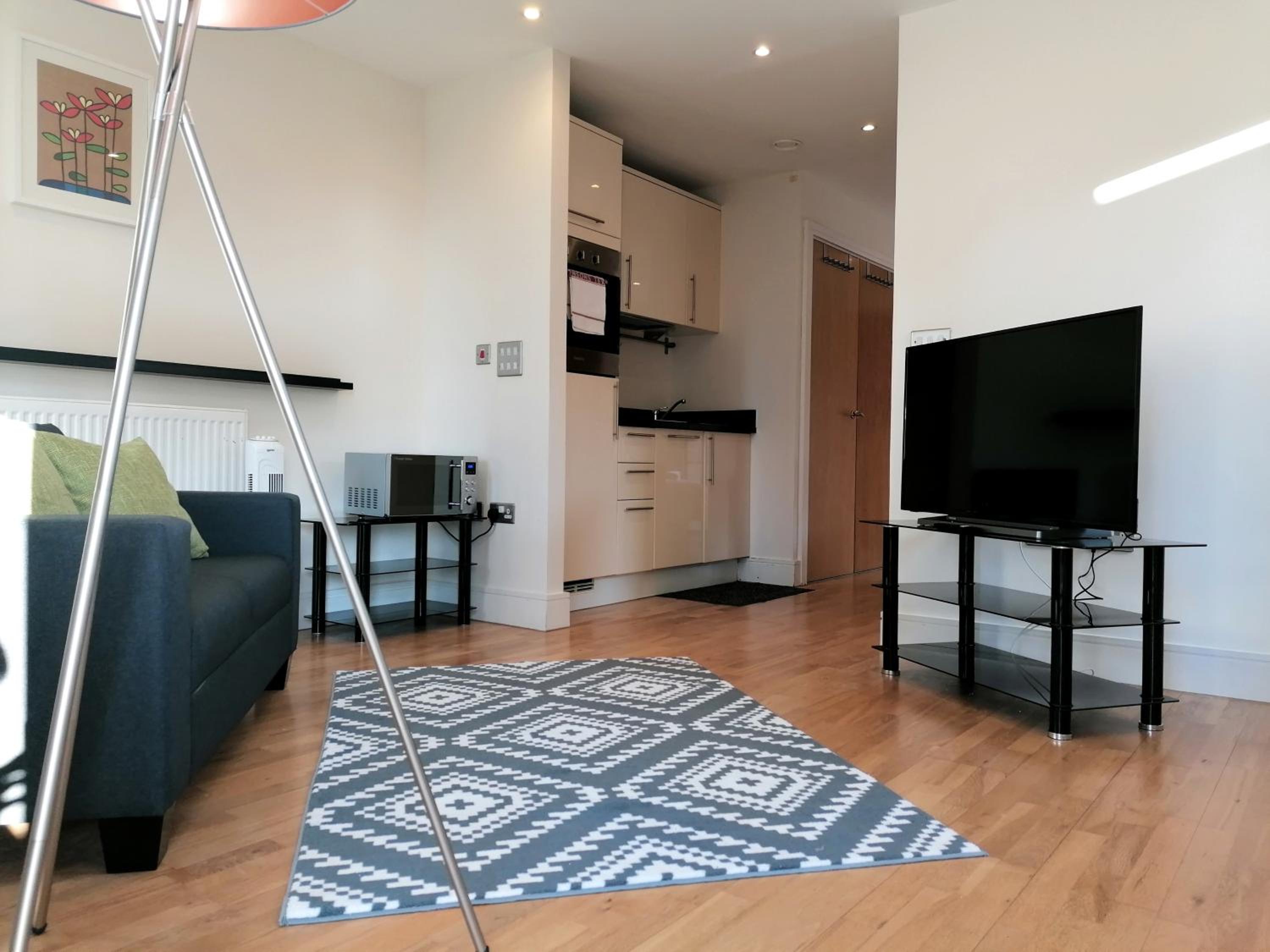 One-Bedroom Apartment photo 1