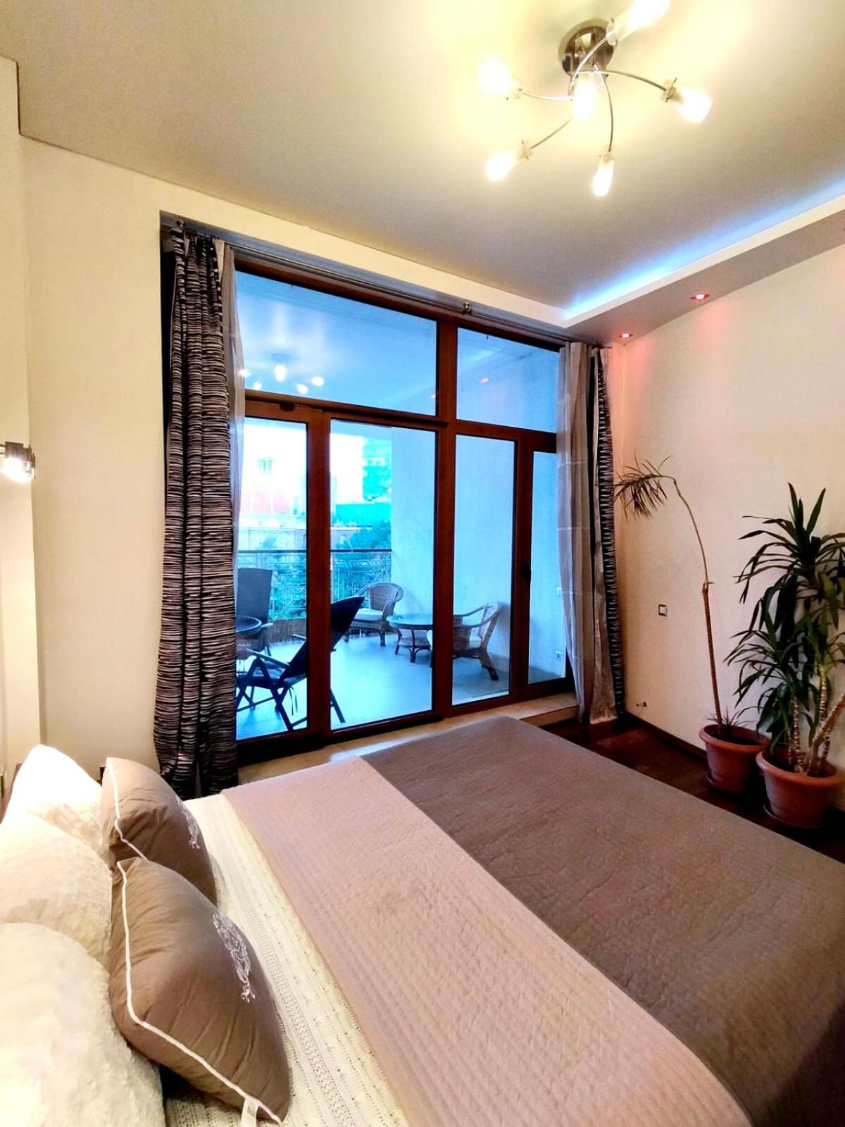 Studio With Balcony