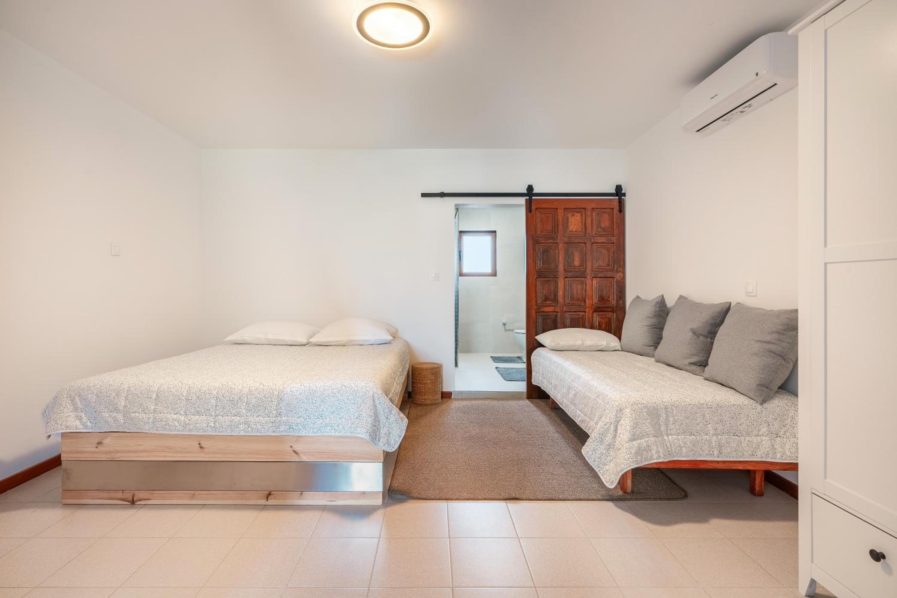 One-Bedroom House photo 1