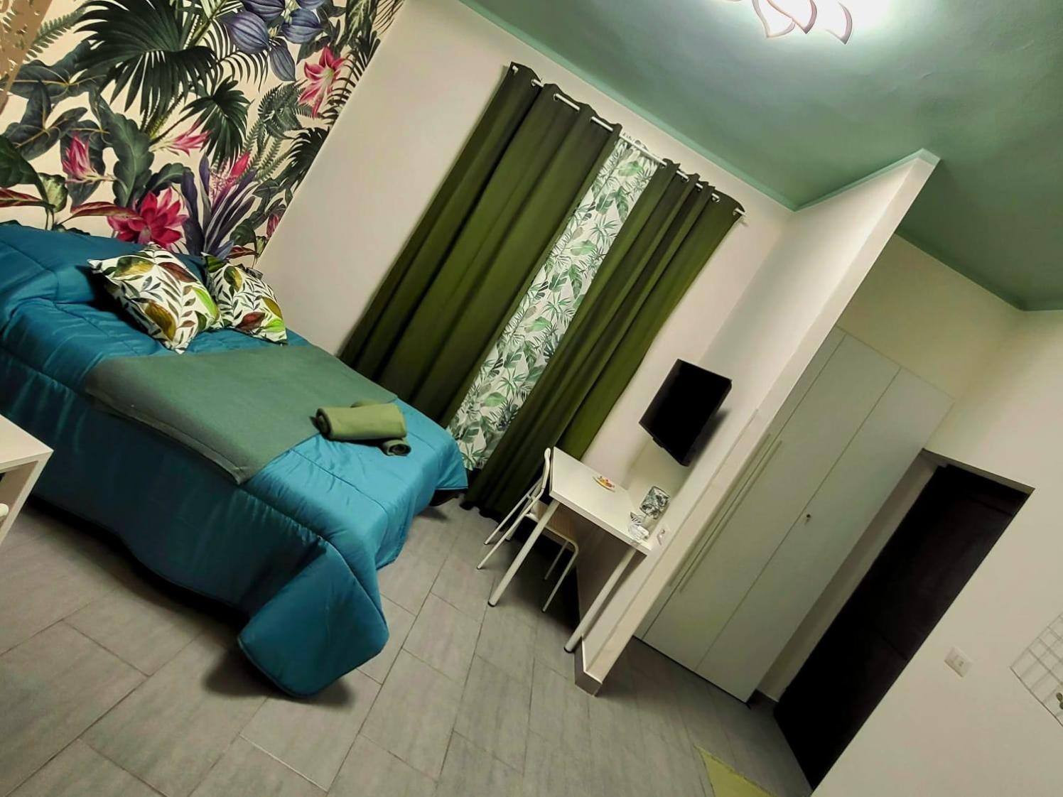 Studio Apartment photo 1