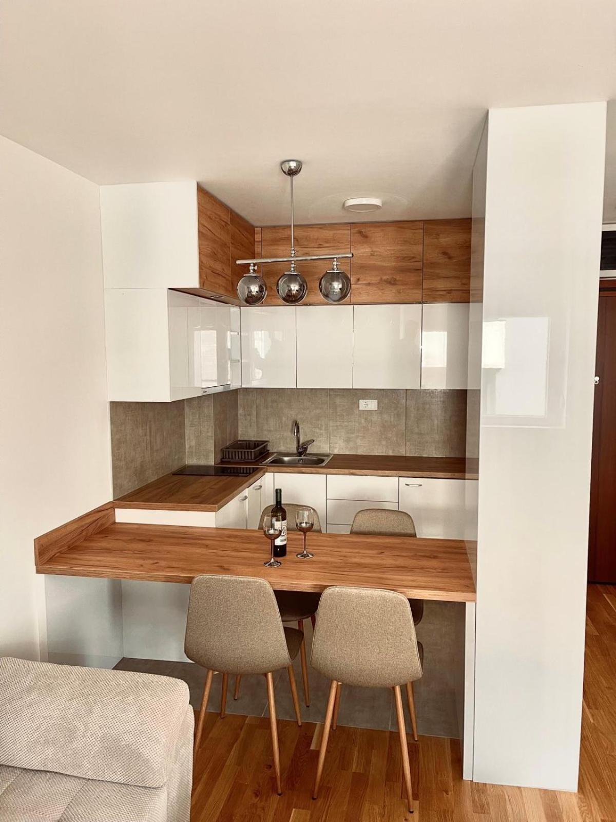 Apartment photo 3
