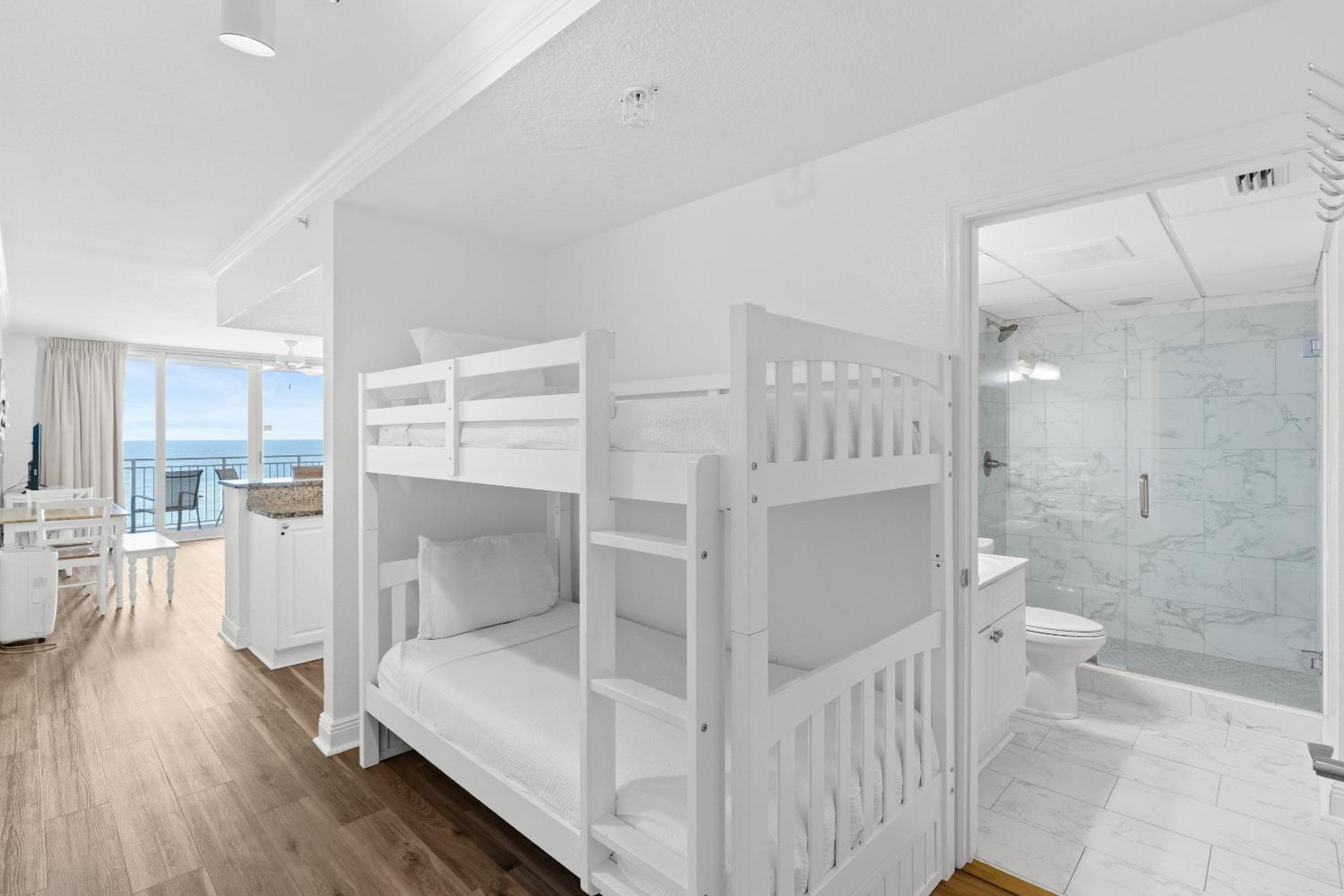 Apartment with Sea View photo 2