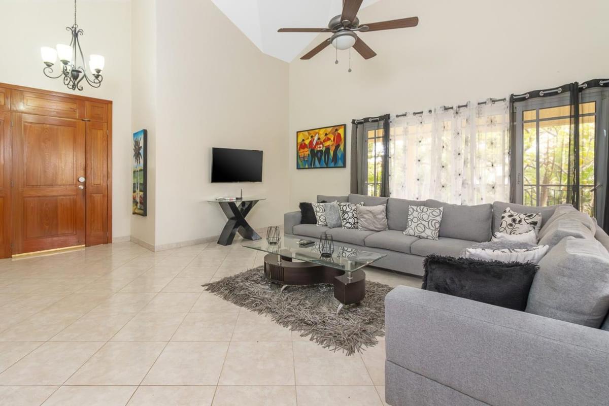 Villa photo 1