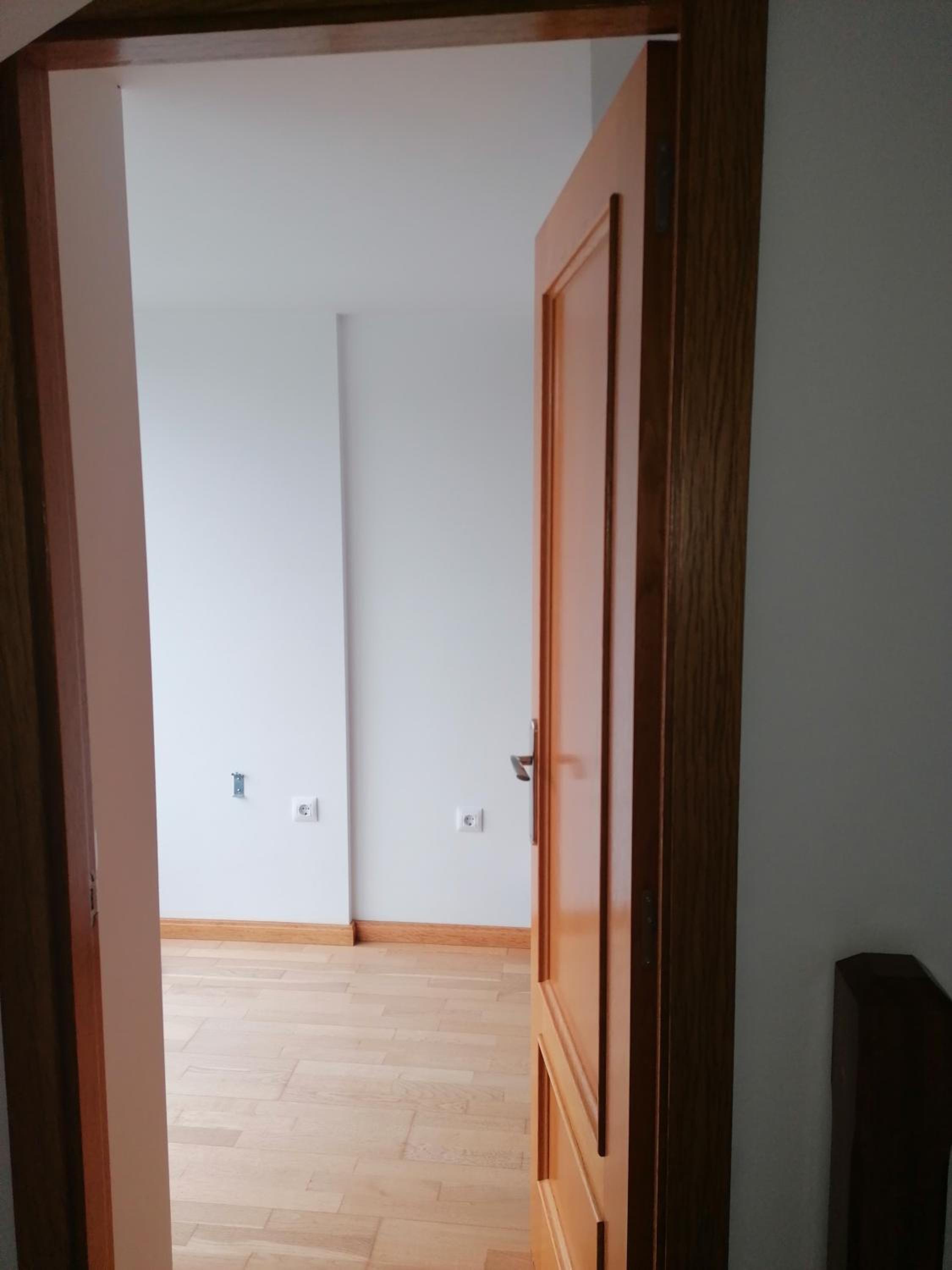 Three-Bedroom Apartment - High Floor photo 2
