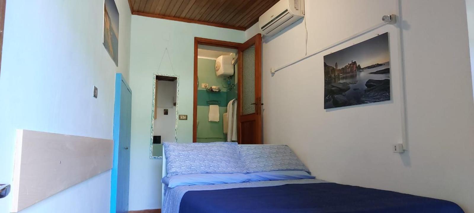 One-Bedroom House photo 1
