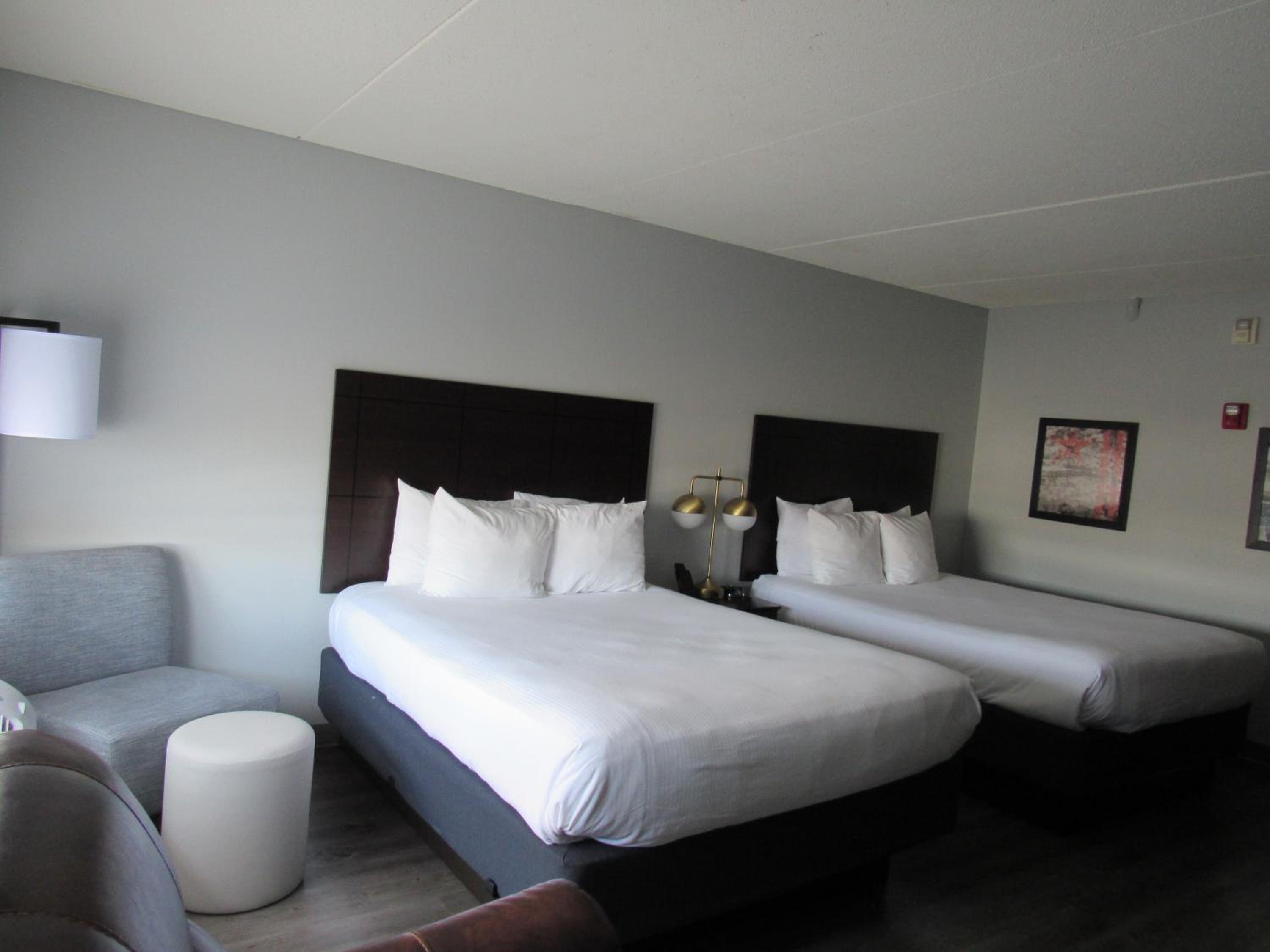 Queen Room with Two Queen Beds - Mobility Access - Photo 5