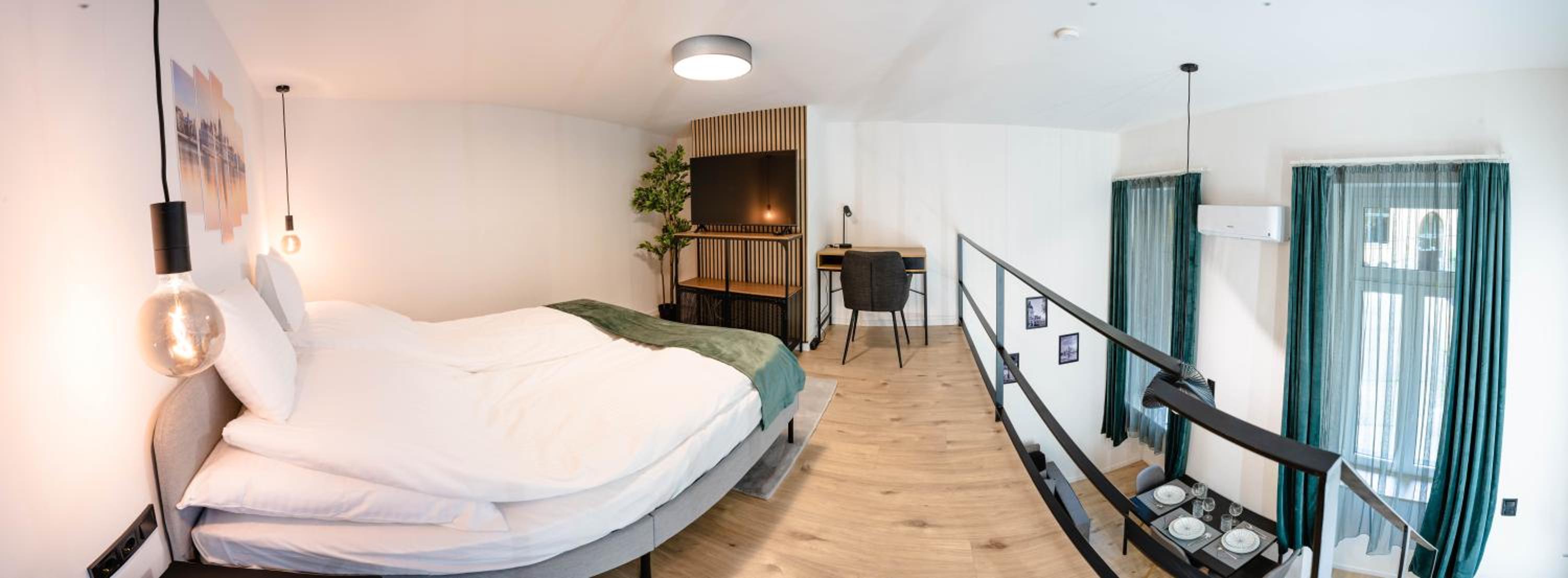 Loft Apartment - Large with sofa bed
