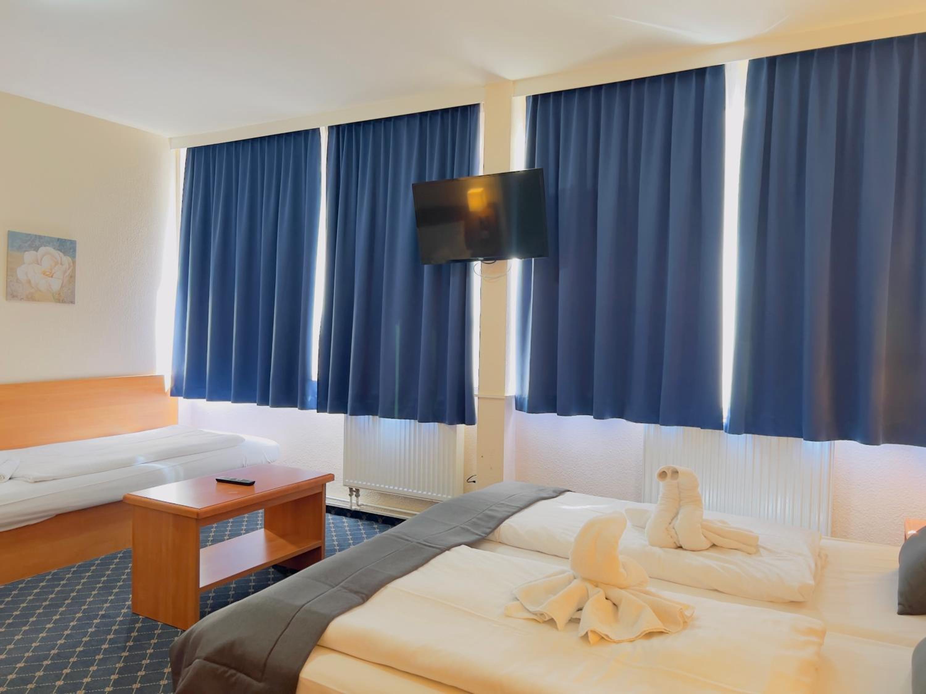 Quadruple Room - Photo 3