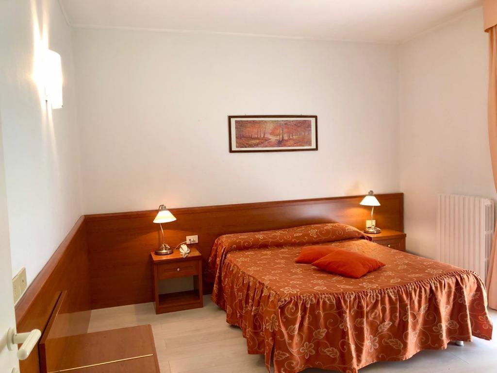 Junior Suite with Balcony - Photo 3