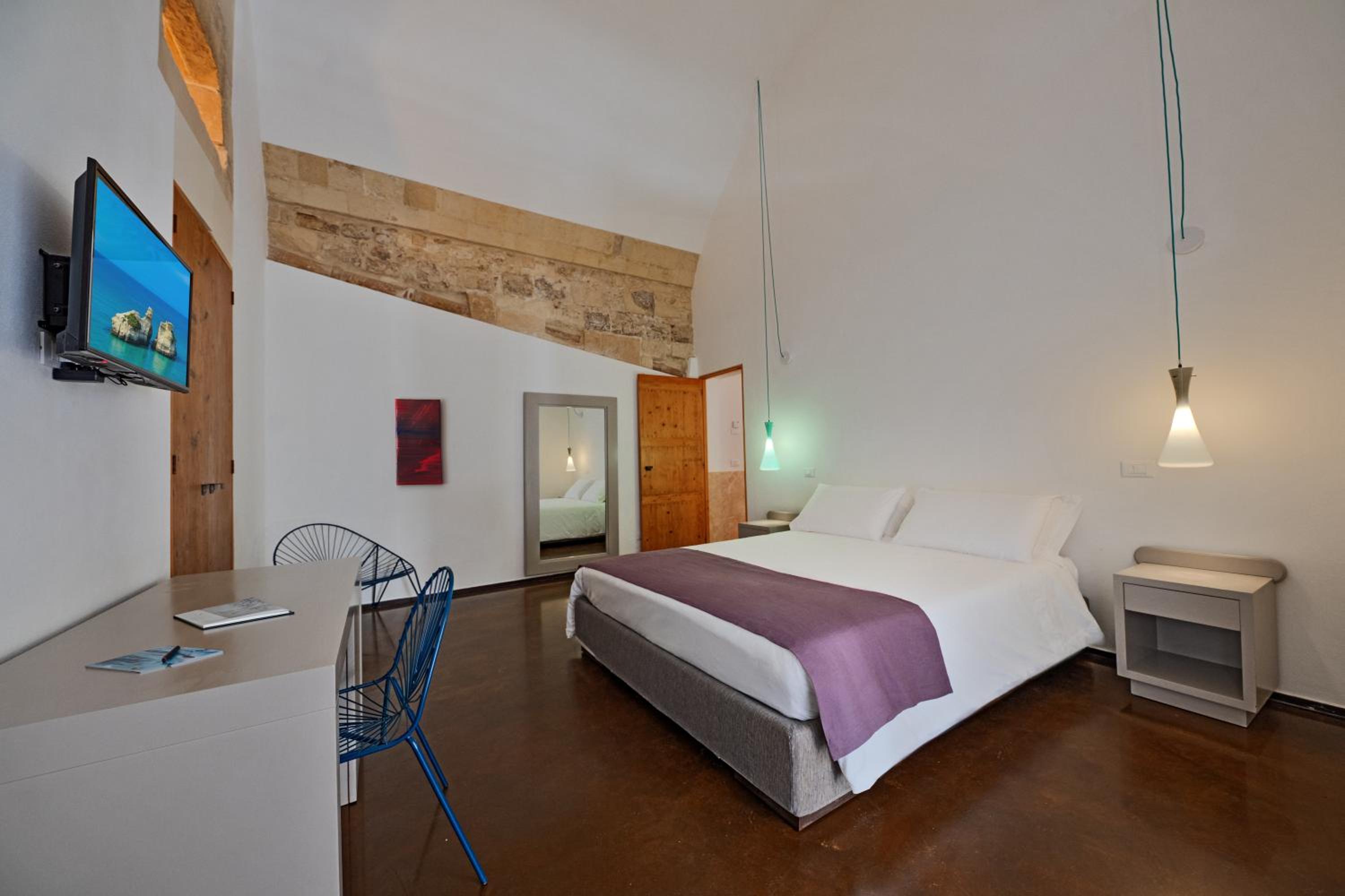 Standard Double Room photo 3