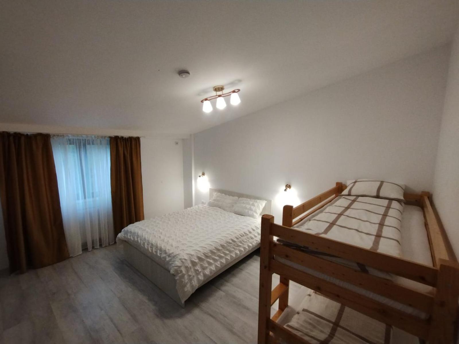 Quadruple Room with Private Bathroom - Photo 2