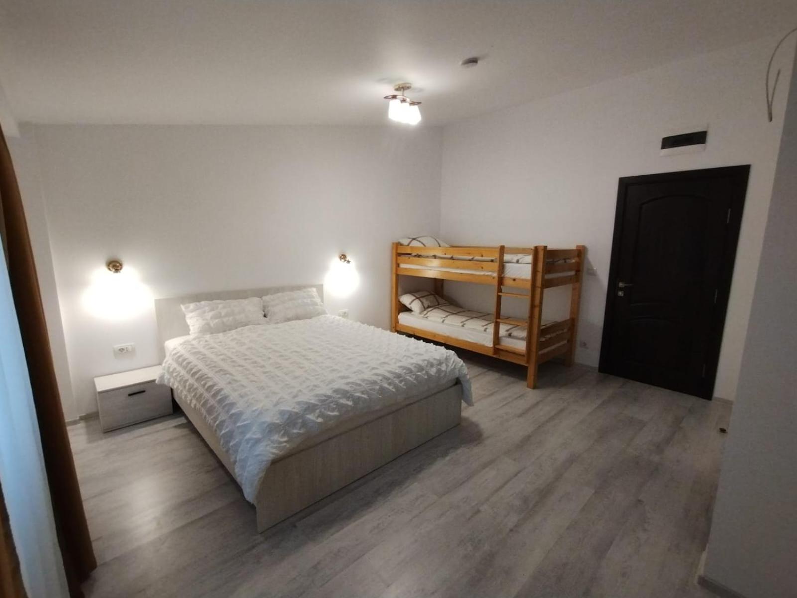 Quadruple Room with Private Bathroom - Photo 1