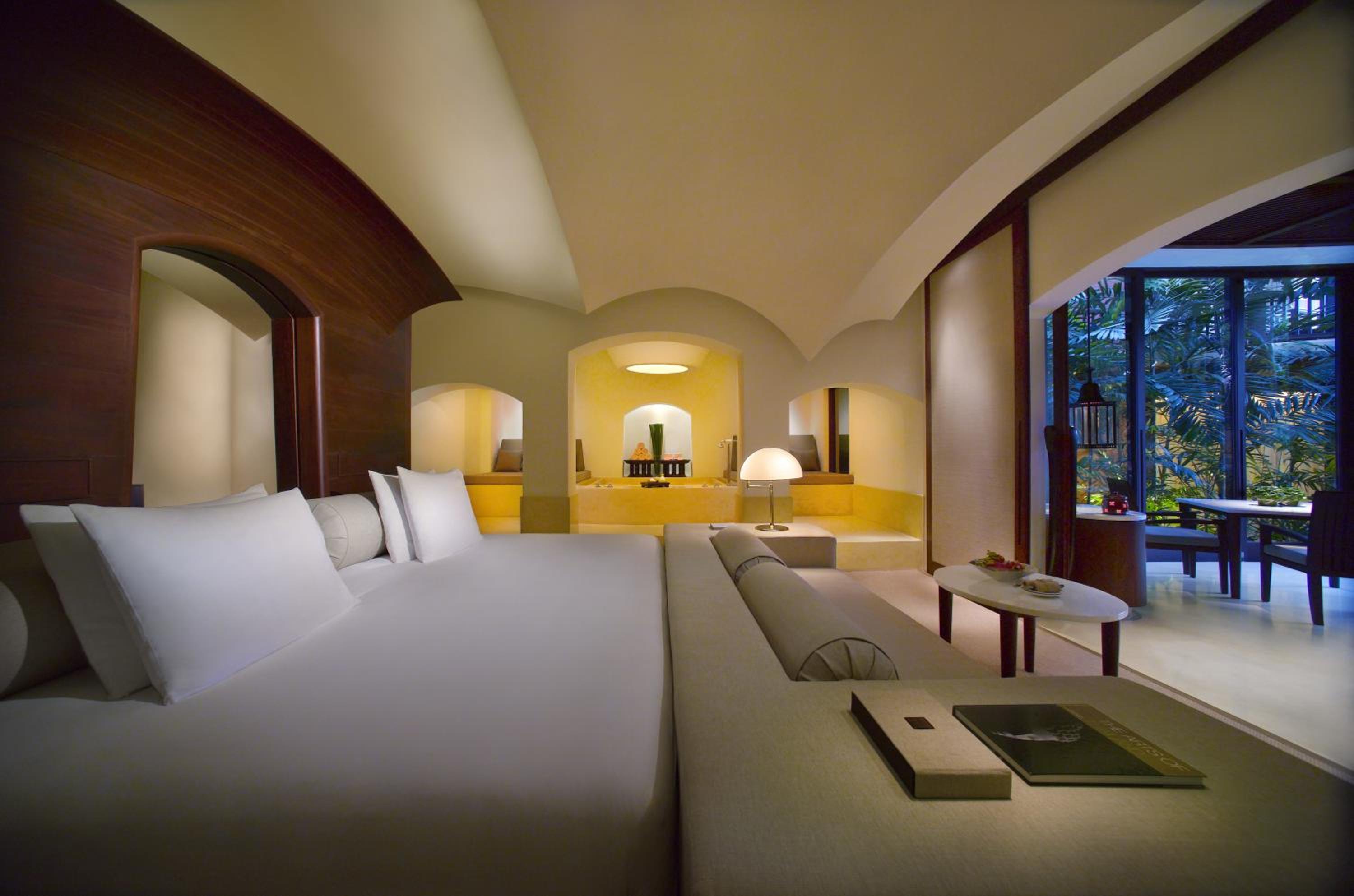 Suite with Balcony - Photo 5