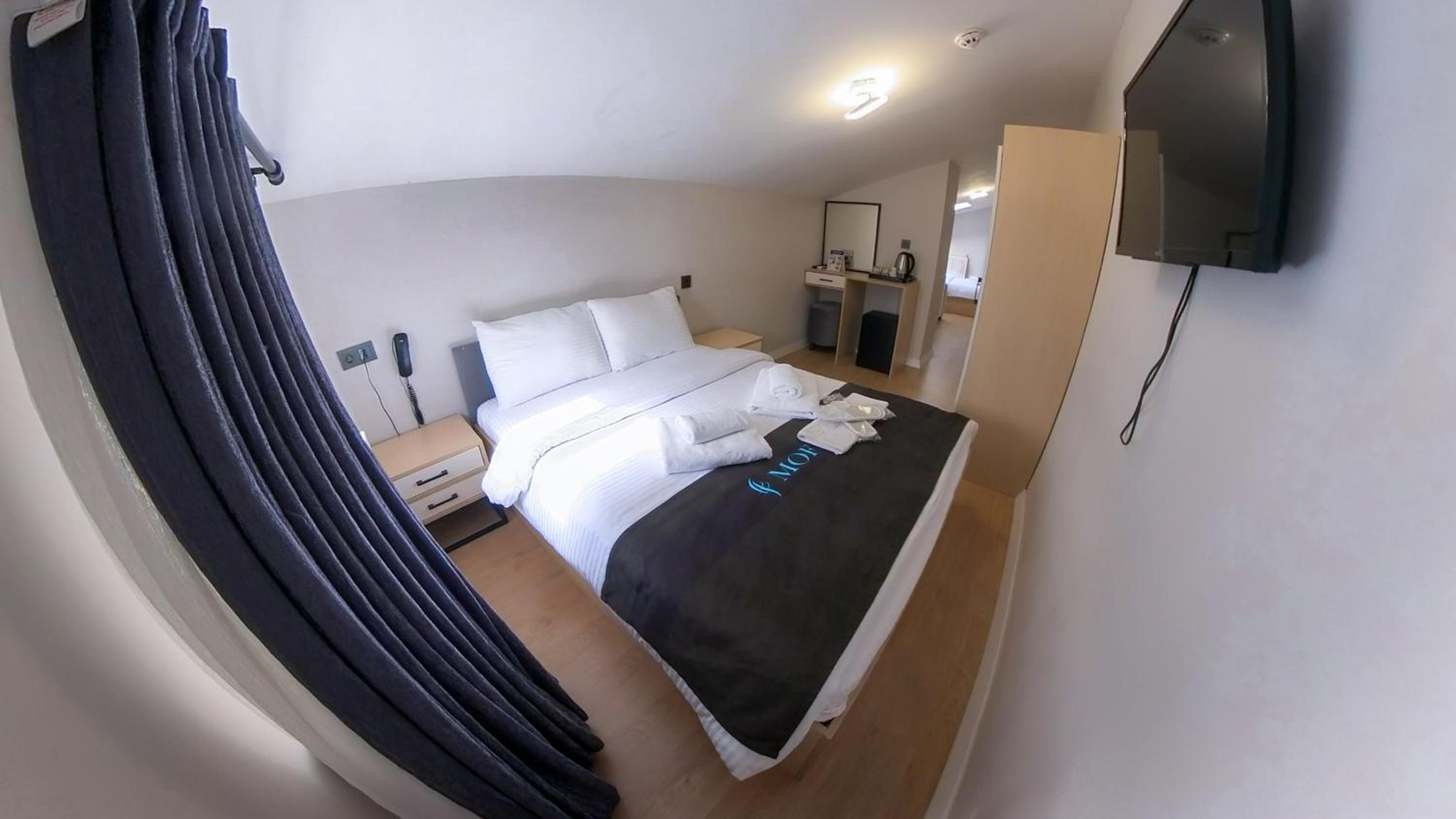 Family Room with Private Bathroom - Photo 6