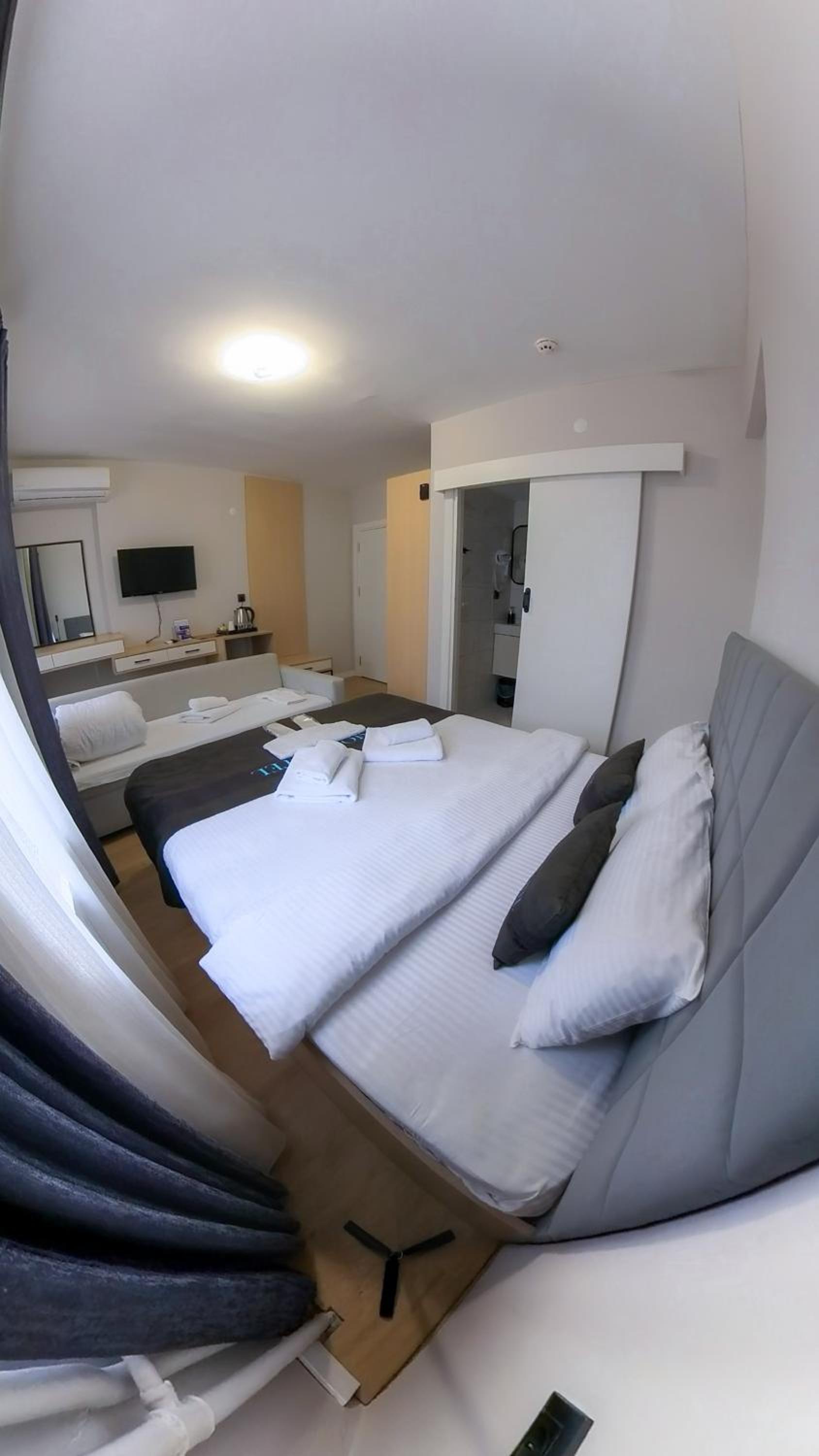 Double Room - Photo 11