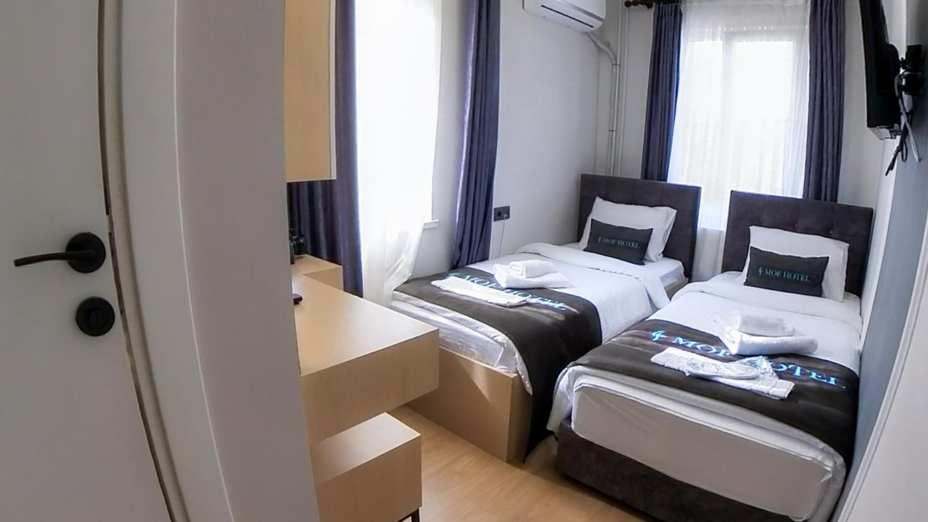 Budget Twin Room - Photo 7