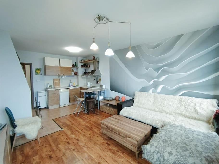 Two-Bedroom Apartment with Mountain View photo 1