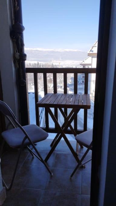Two-Bedroom Apartment with Mountain View photo 2